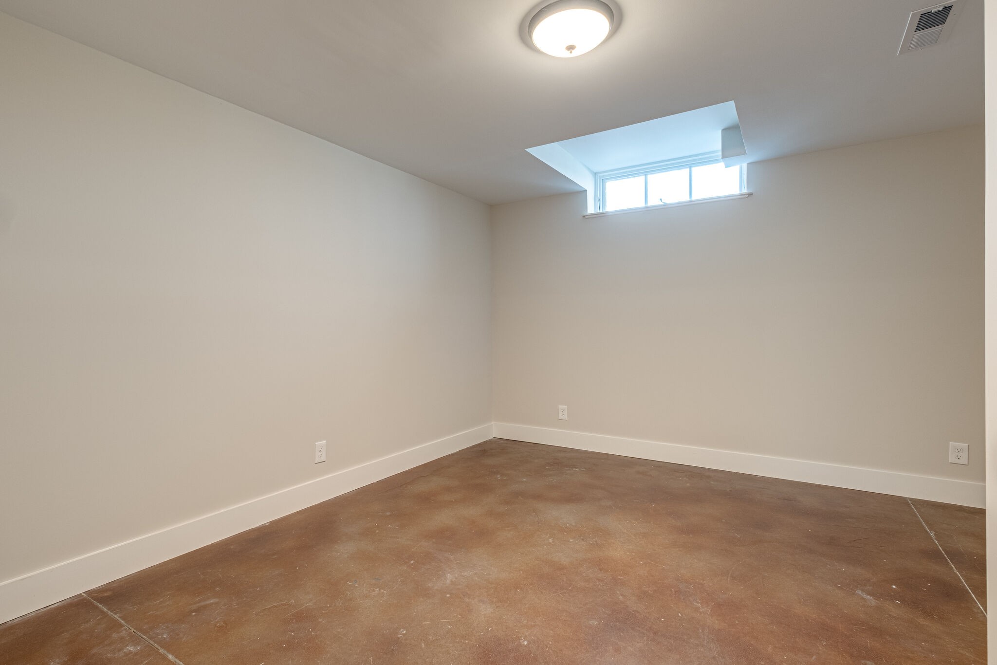 4502 Dakota Ave
