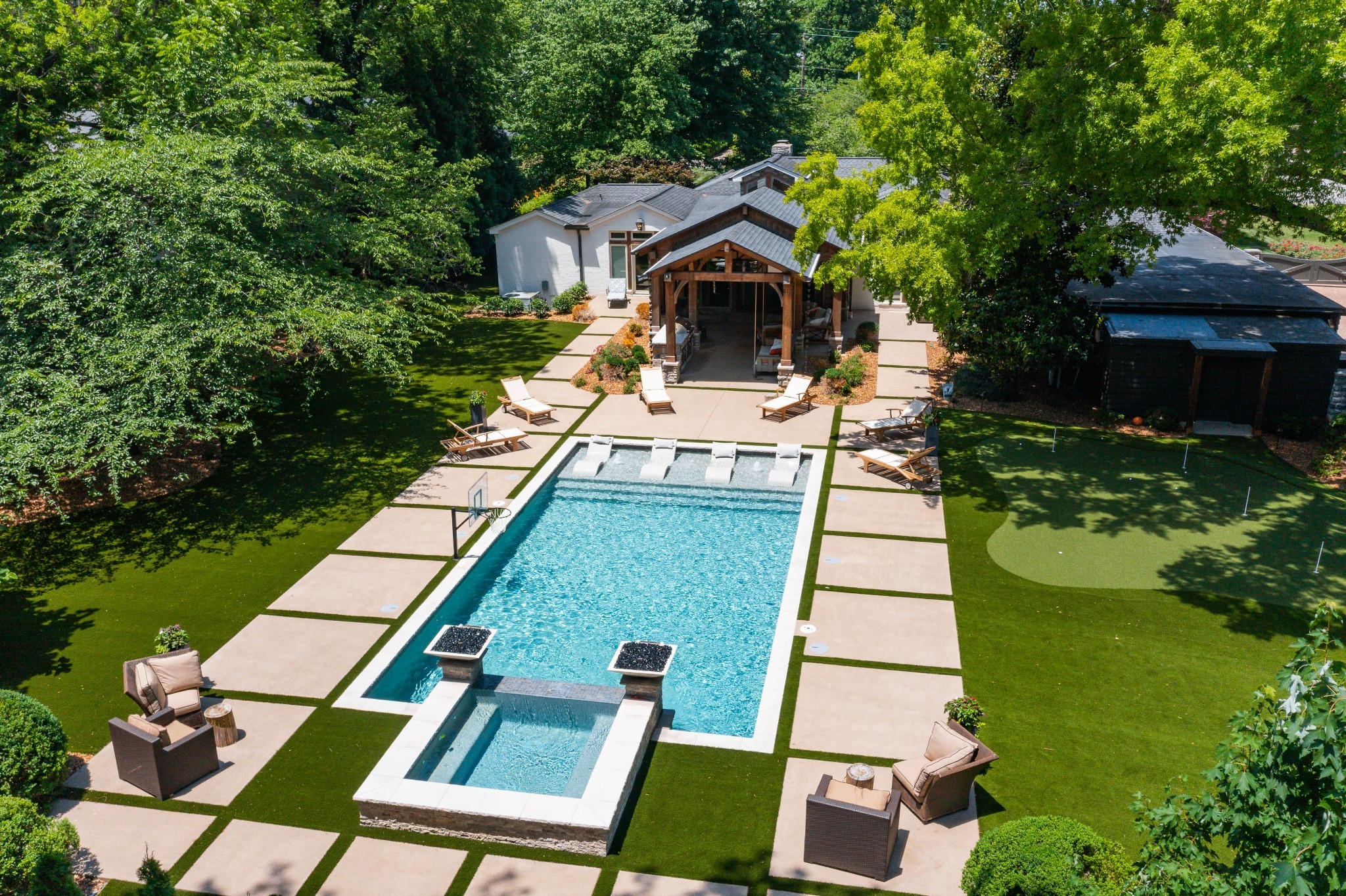 4020 Estes Rd