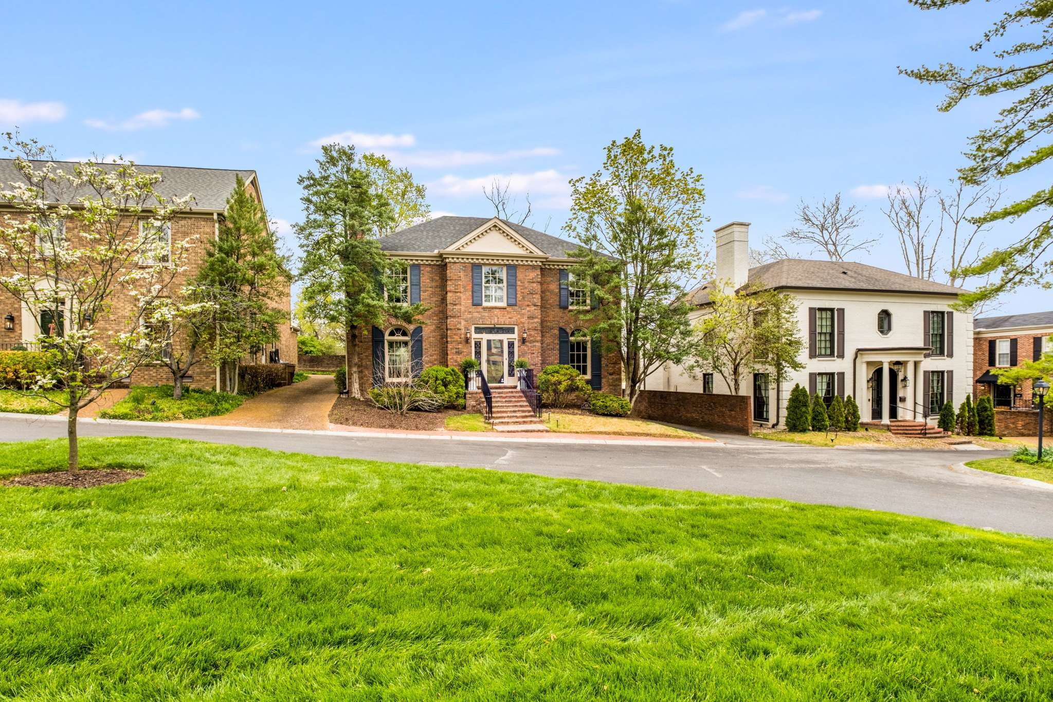 2128 Golf Club Ln
