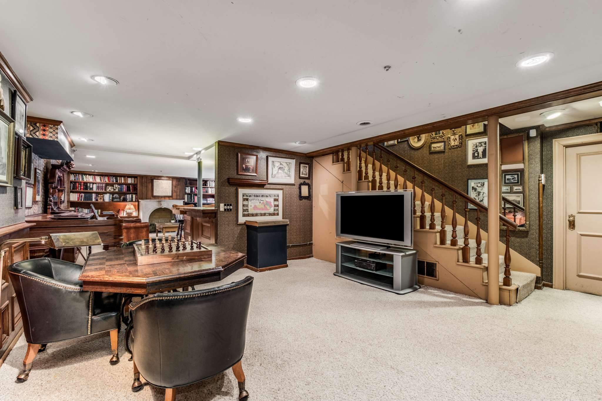 2128 Golf Club Ln