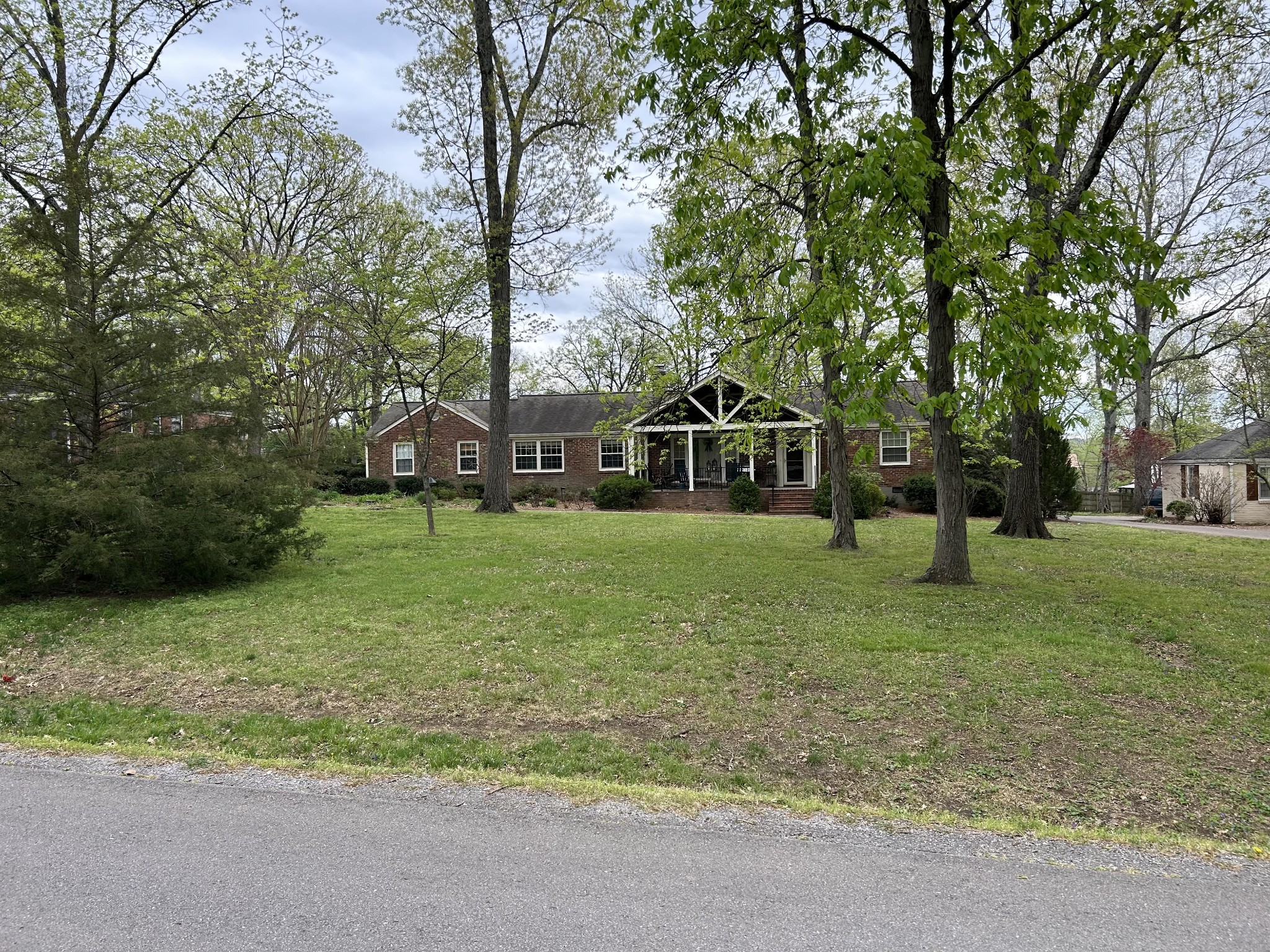 6215 Bresslyn Rd