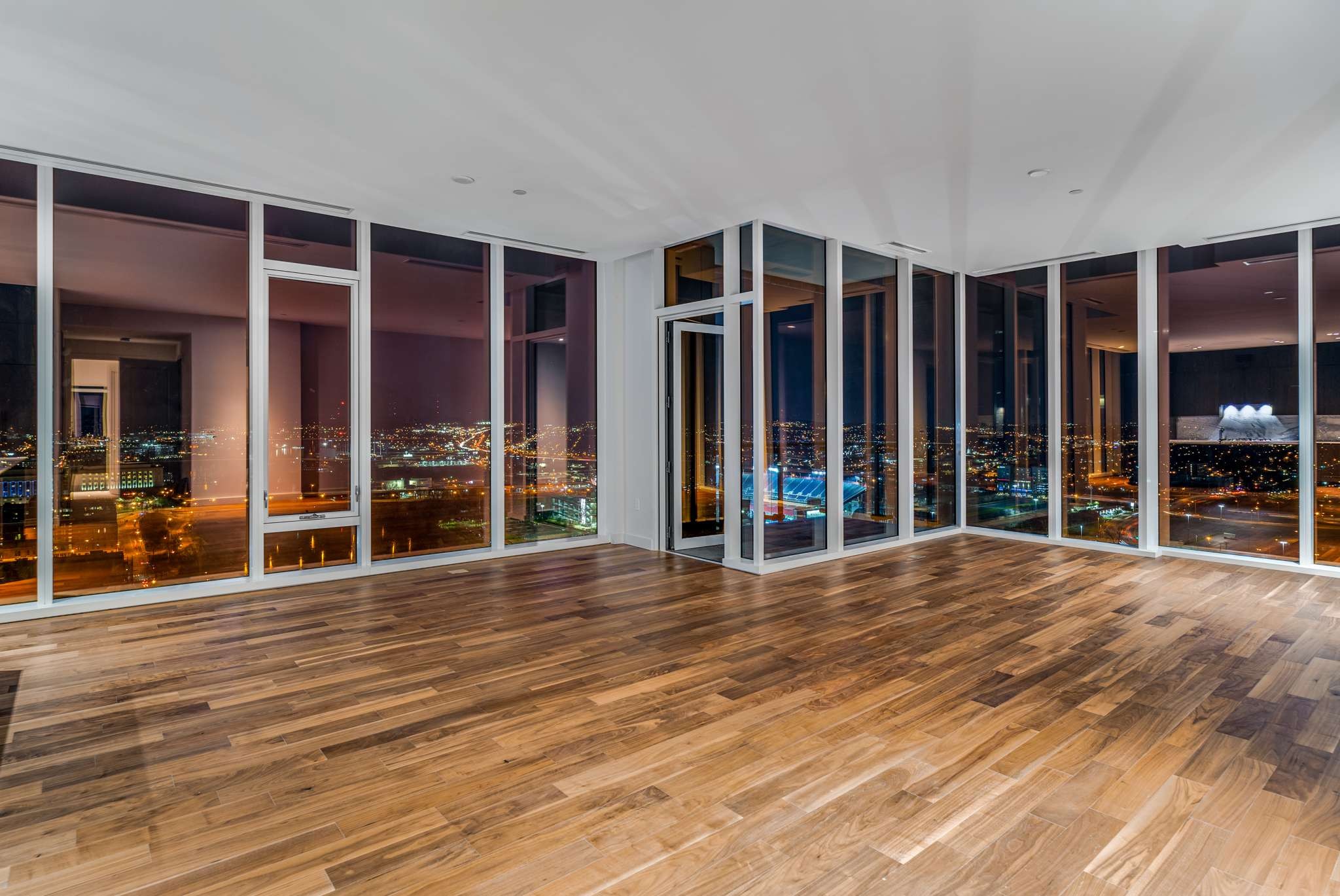 160 2nd Ave, S Unit: 2703