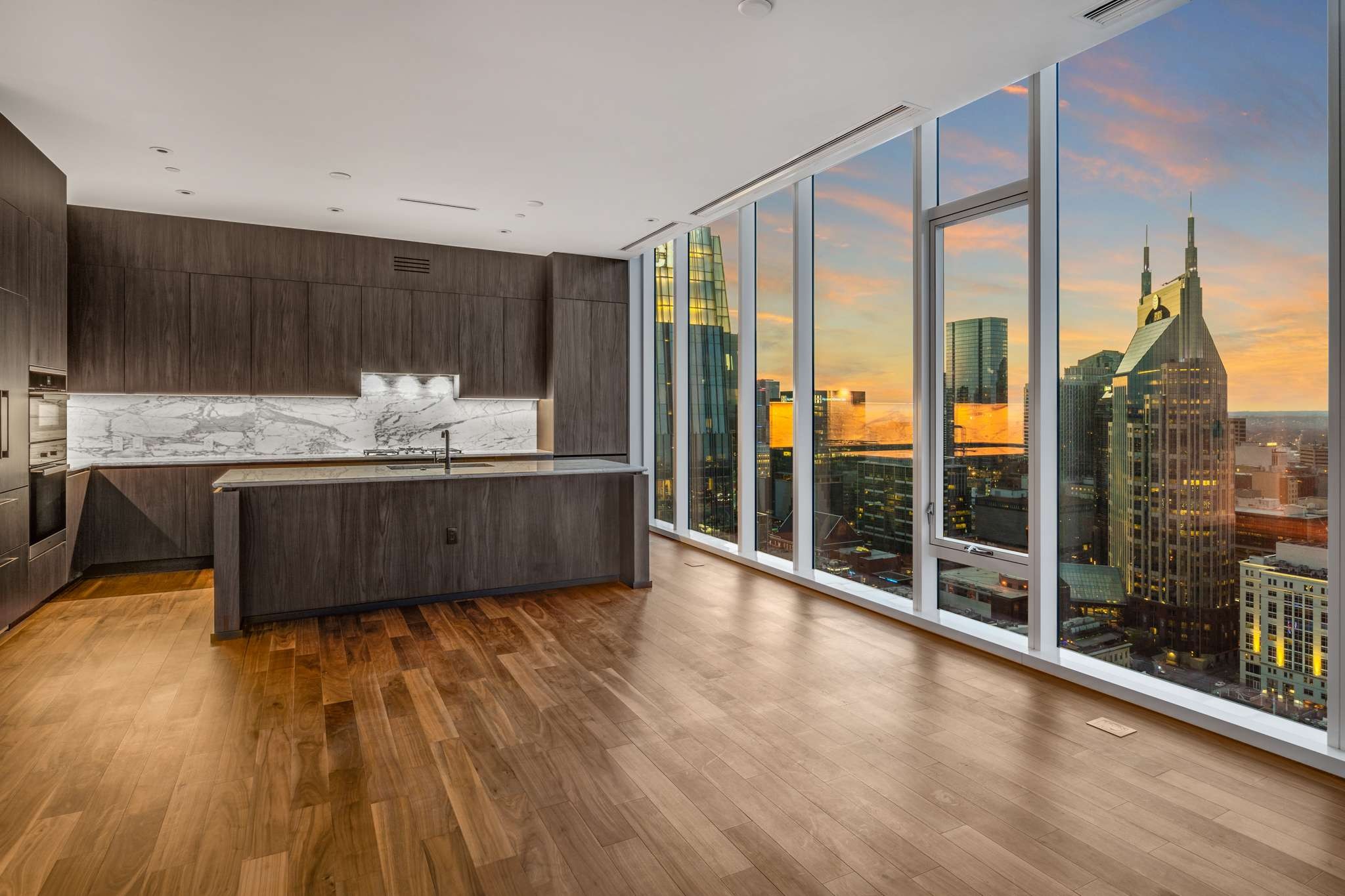 160 2nd Ave, S Unit: 2703