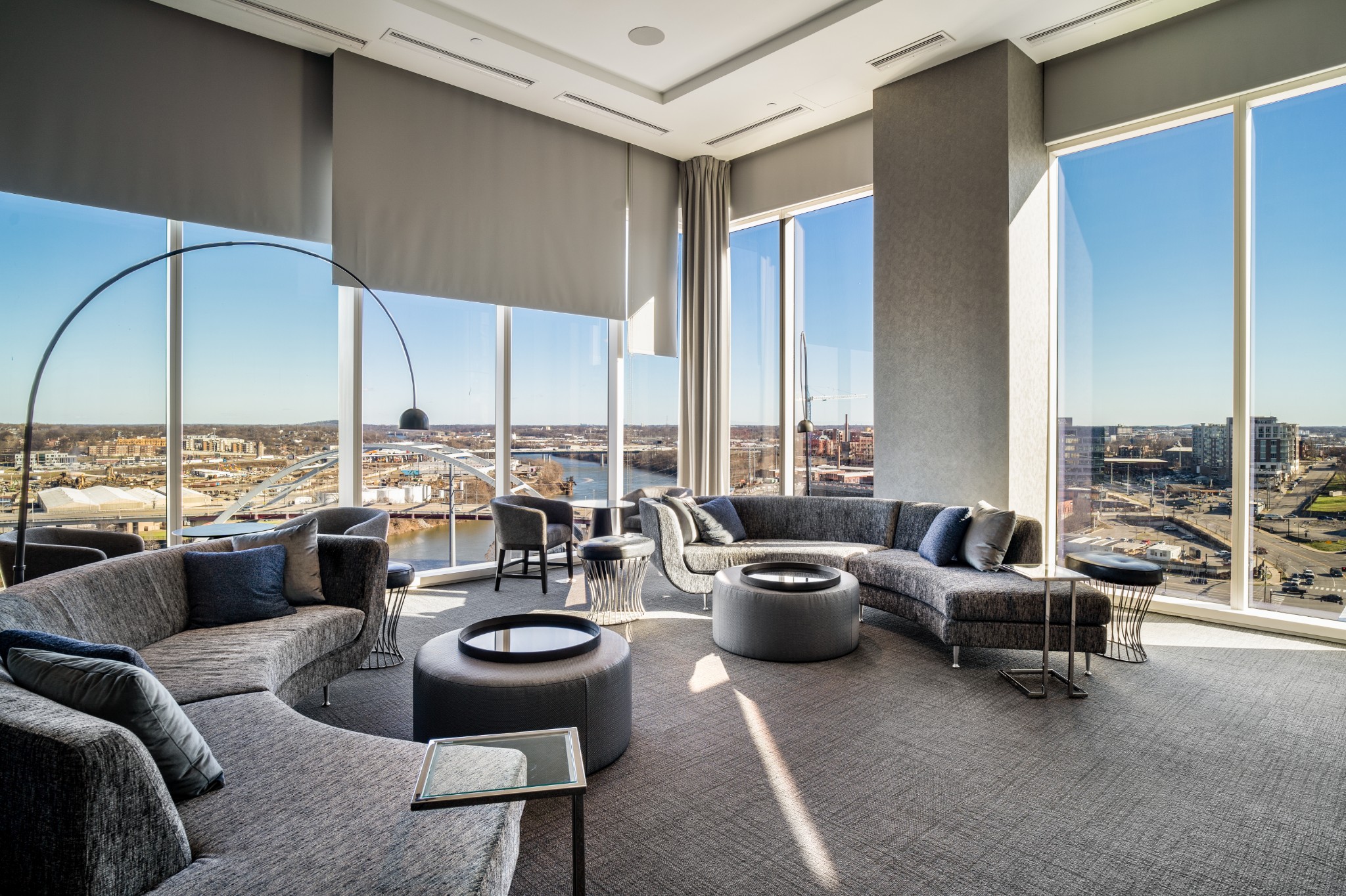 160 2nd Ave, S Unit: 2703