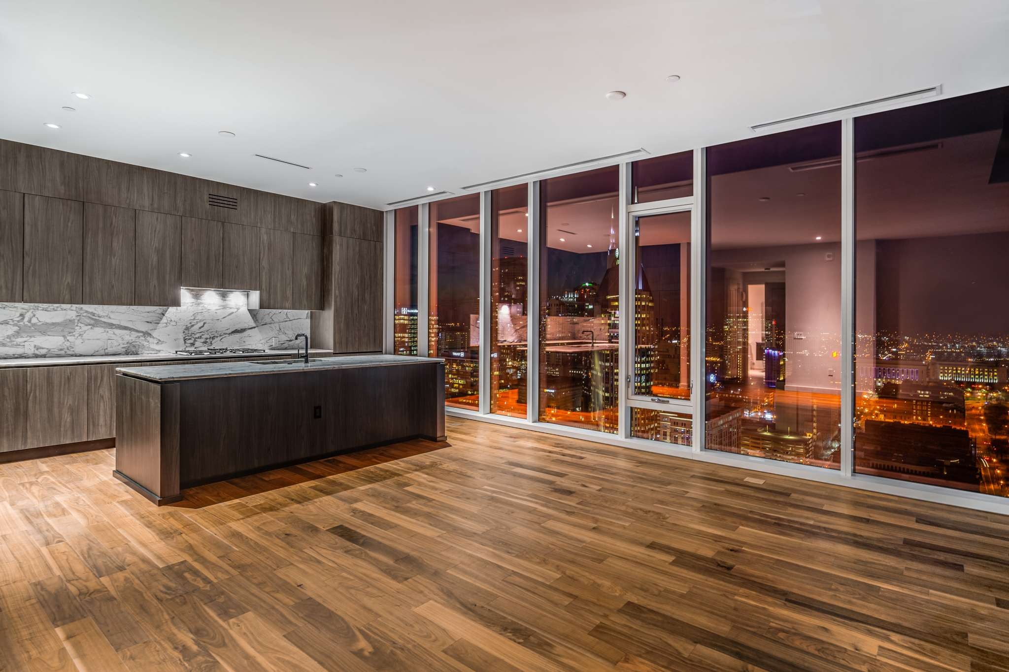 160 2nd Ave, S Unit: 2703