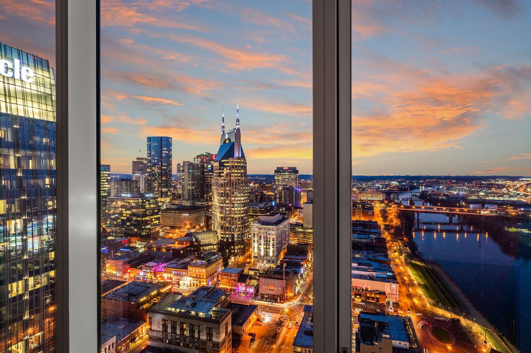 160 2nd Ave, S Unit: 2703