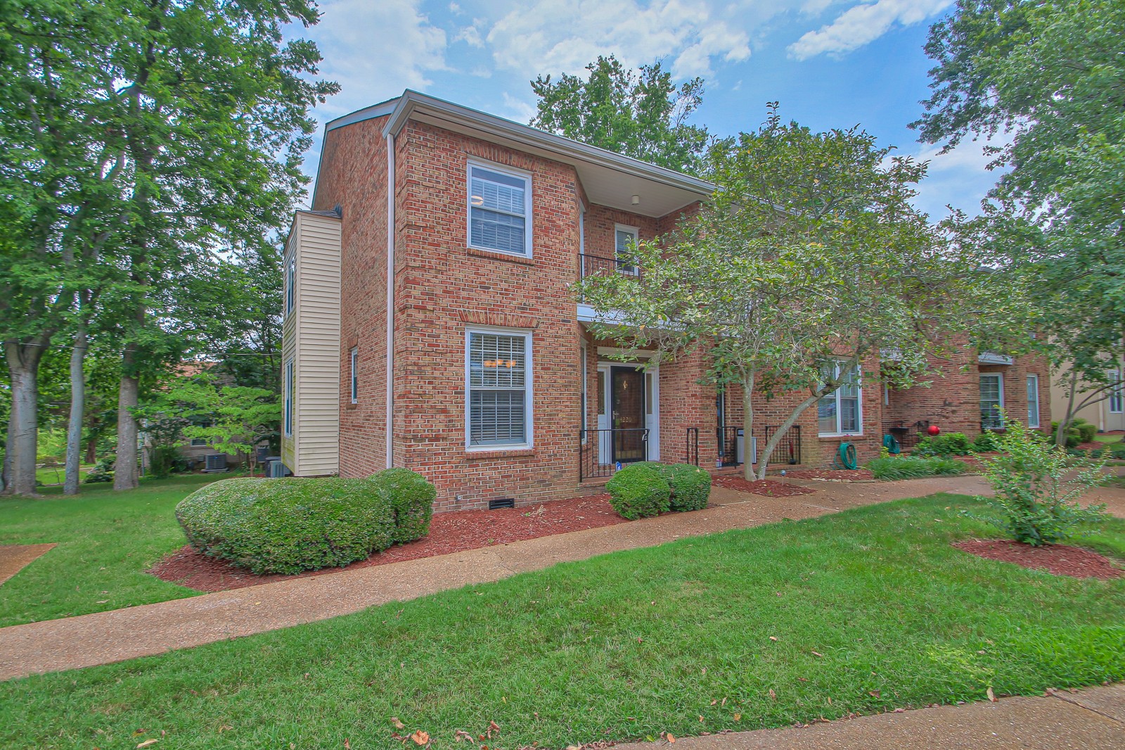 4220 Lone Oak Rd