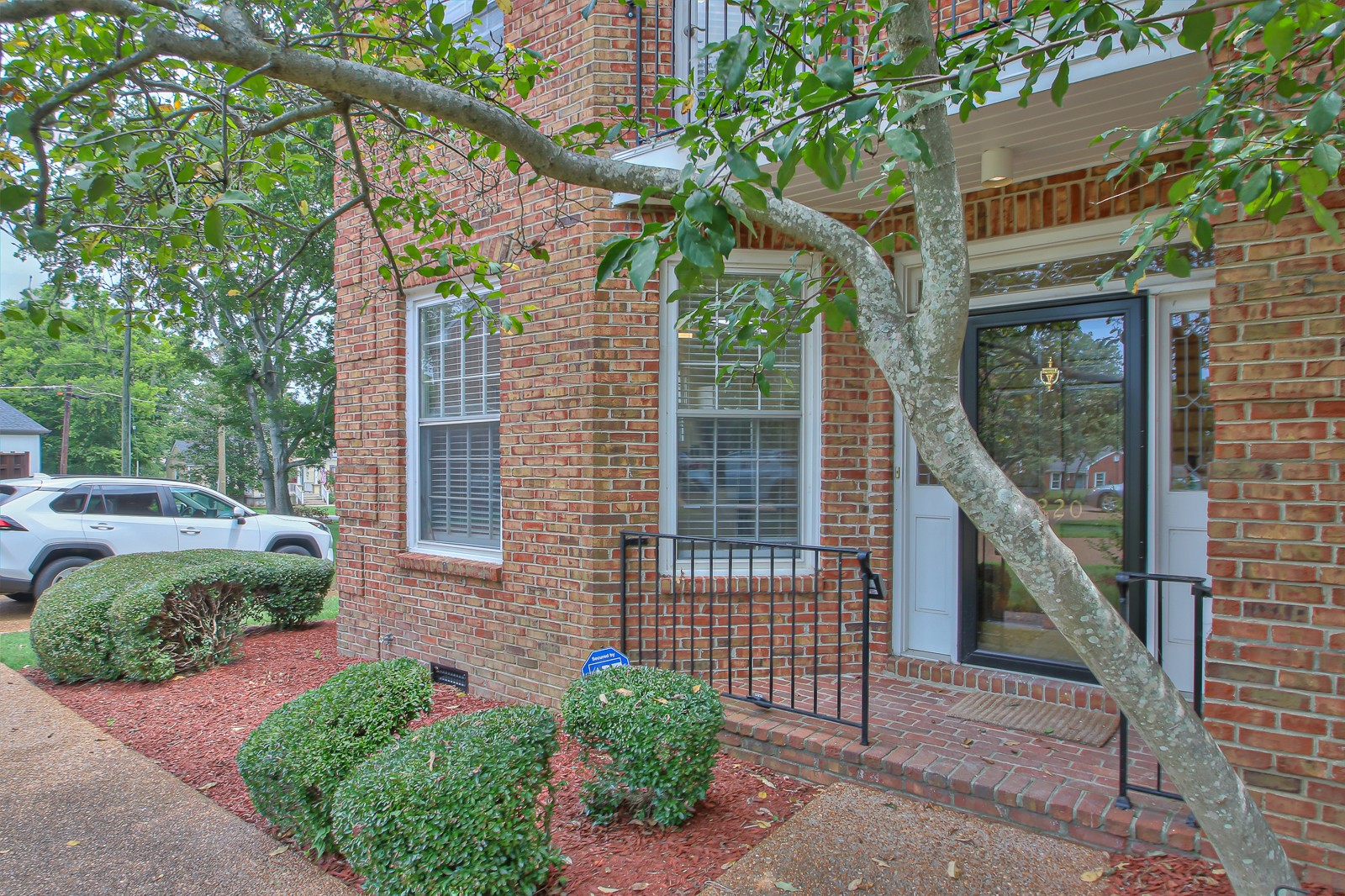 4220 Lone Oak Rd