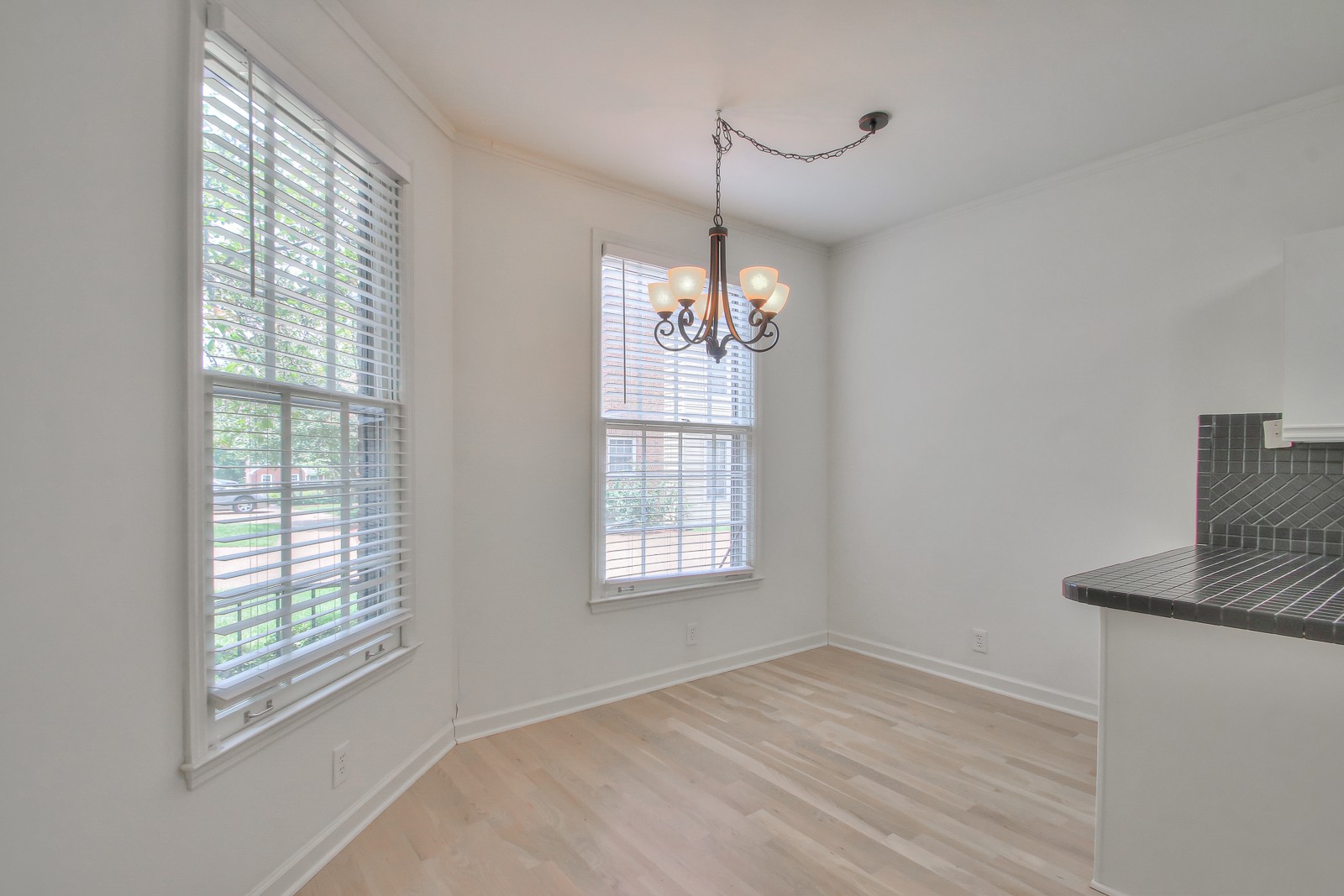 4220 Lone Oak Rd