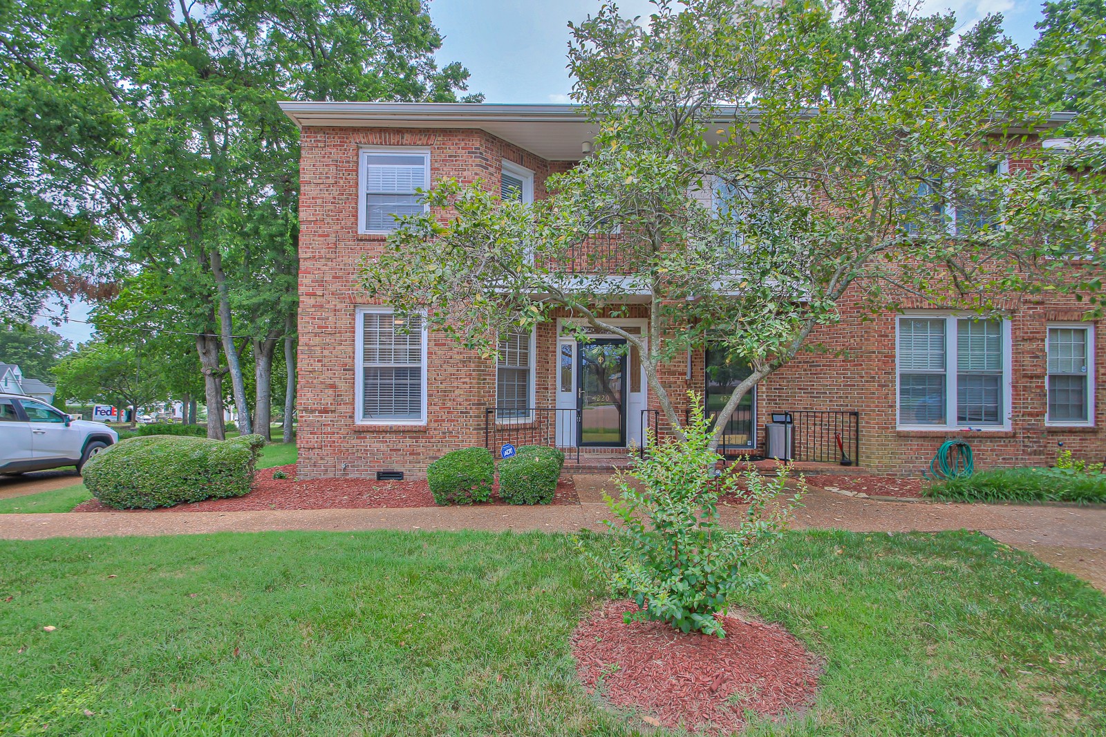 4220 Lone Oak Rd