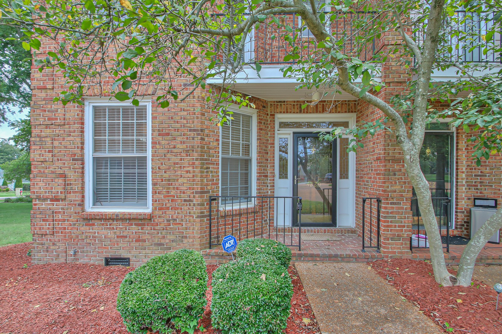 4220 Lone Oak Rd