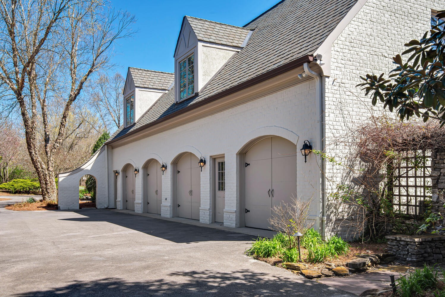 2315 Woodmont Blvd
