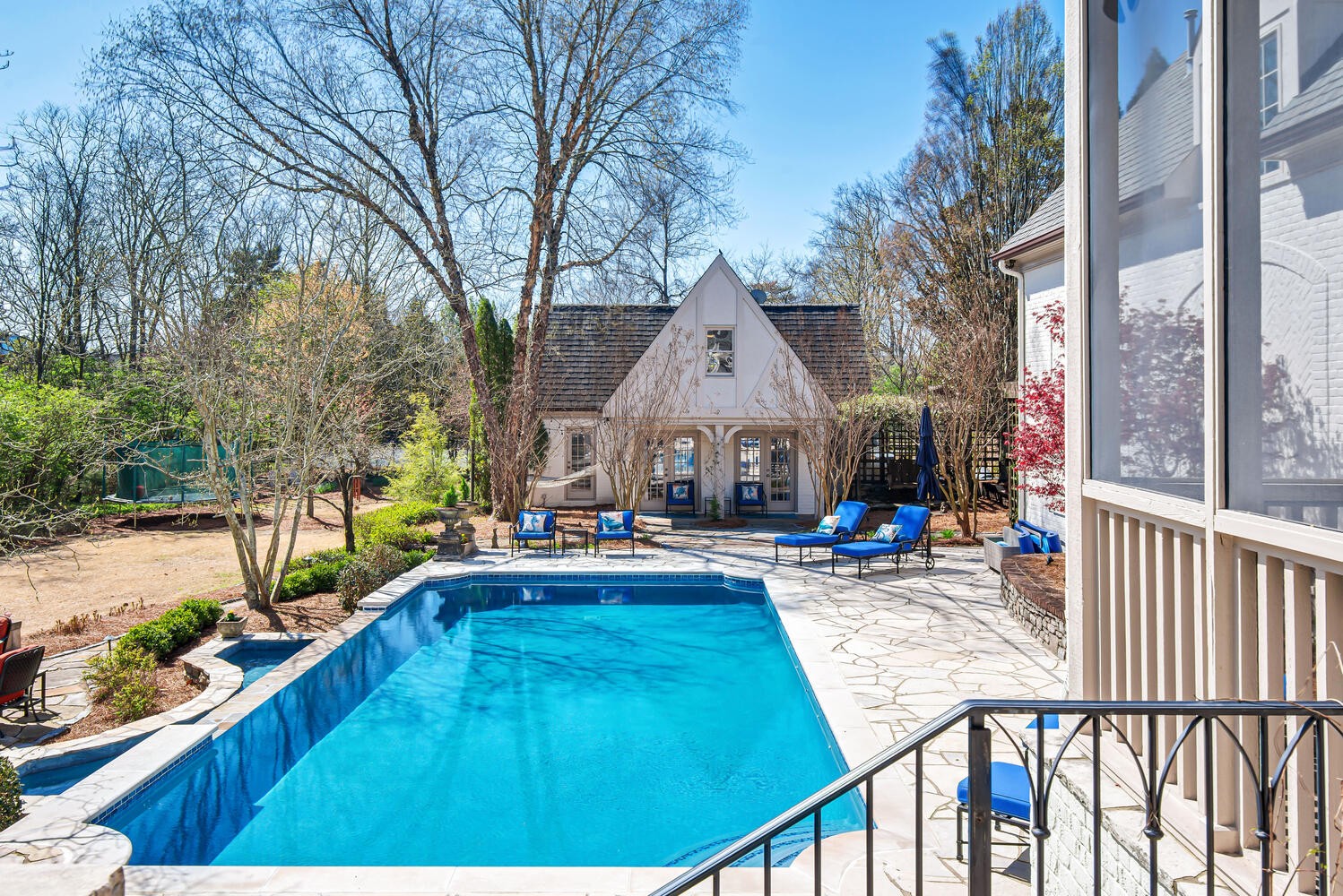2315 Woodmont Blvd