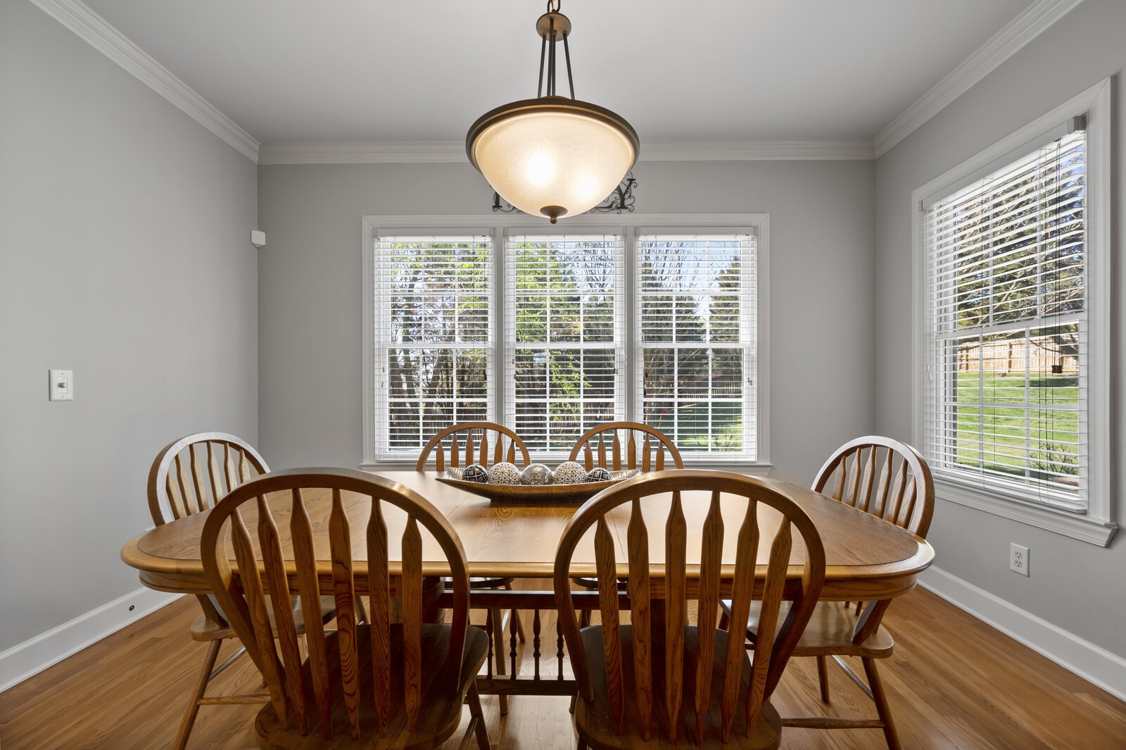9695 Sapphire Ct