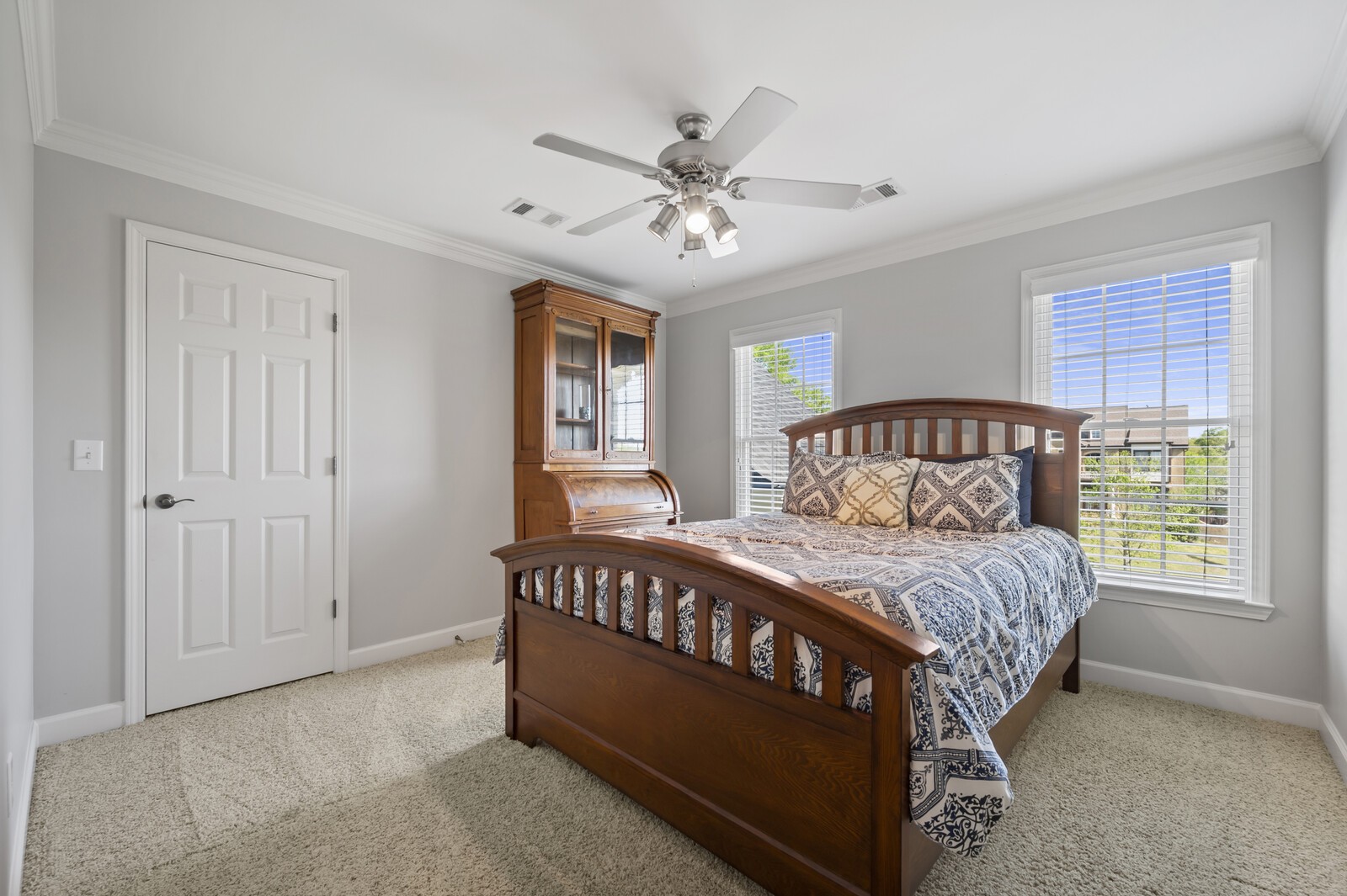 9695 Sapphire Ct