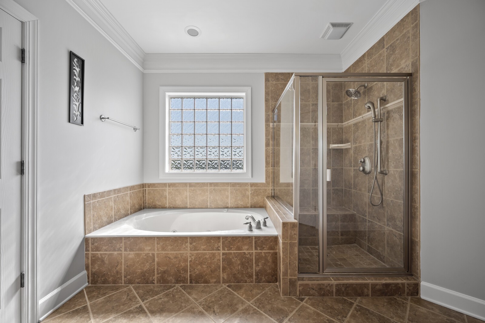 9695 Sapphire Ct
