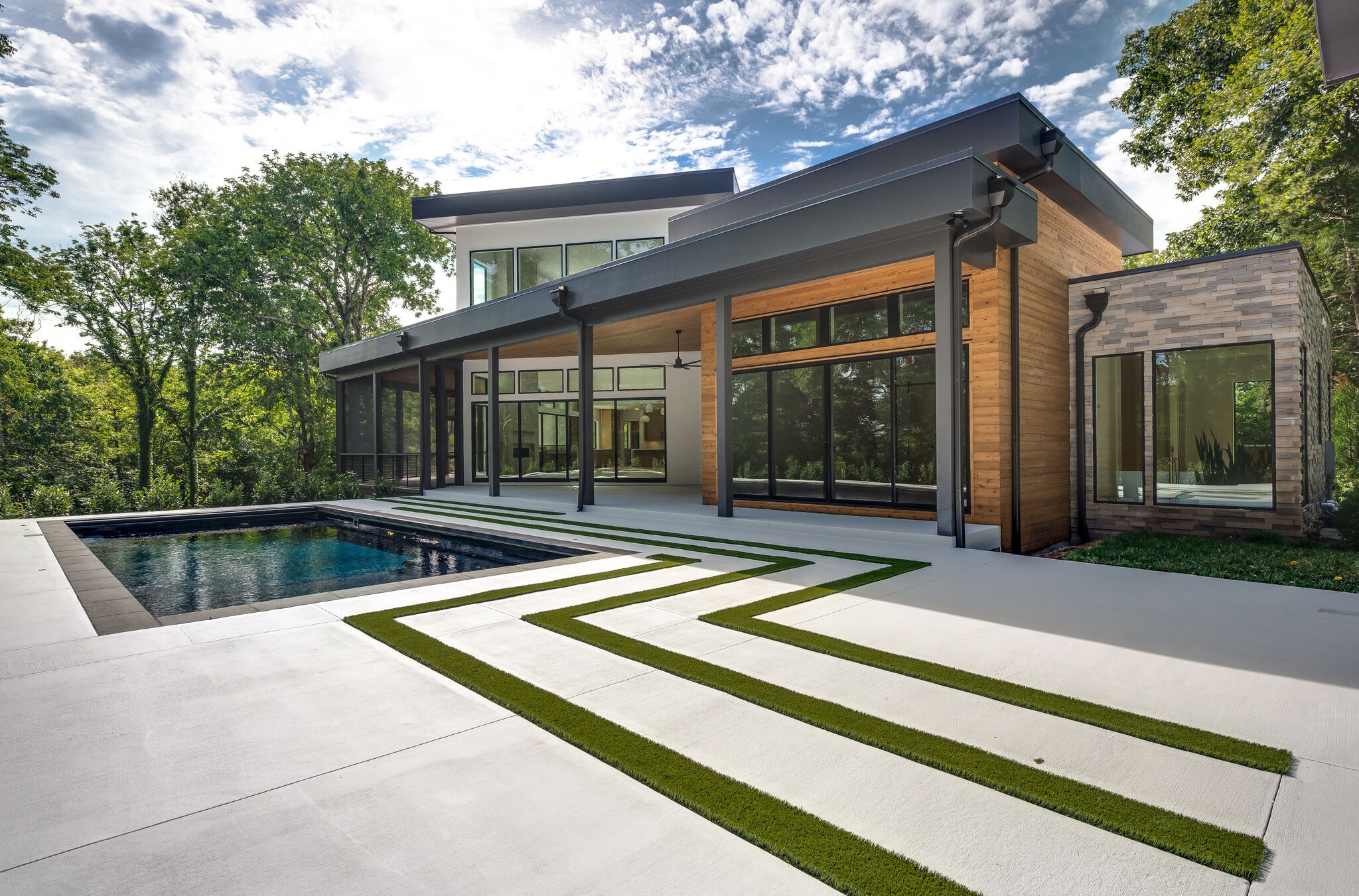 225 Robin Hill Rd