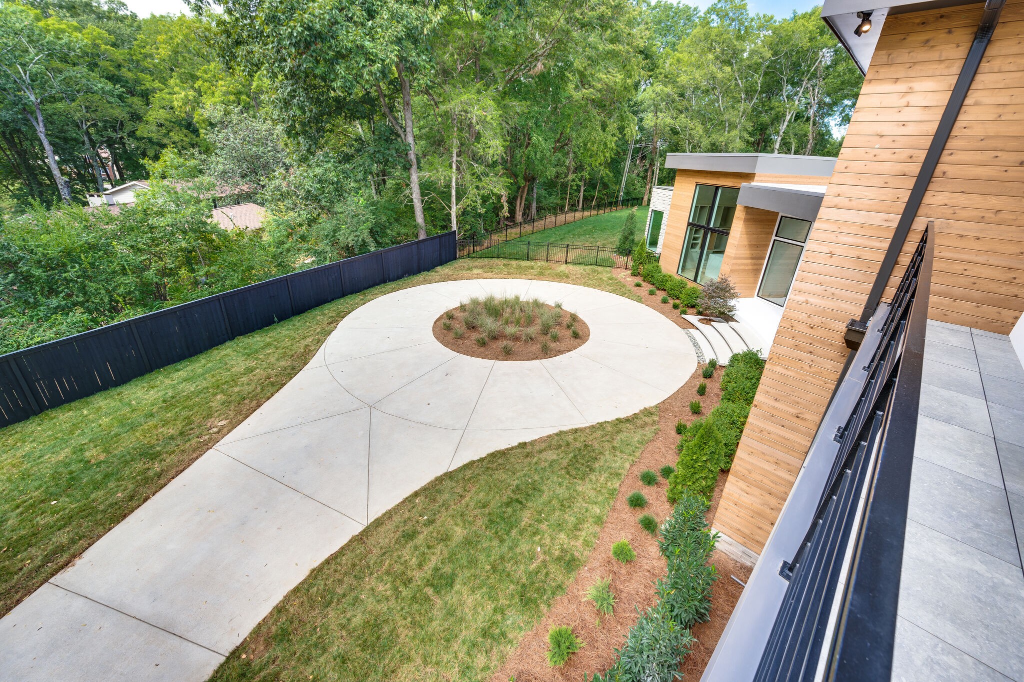 225 Robin Hill Rd