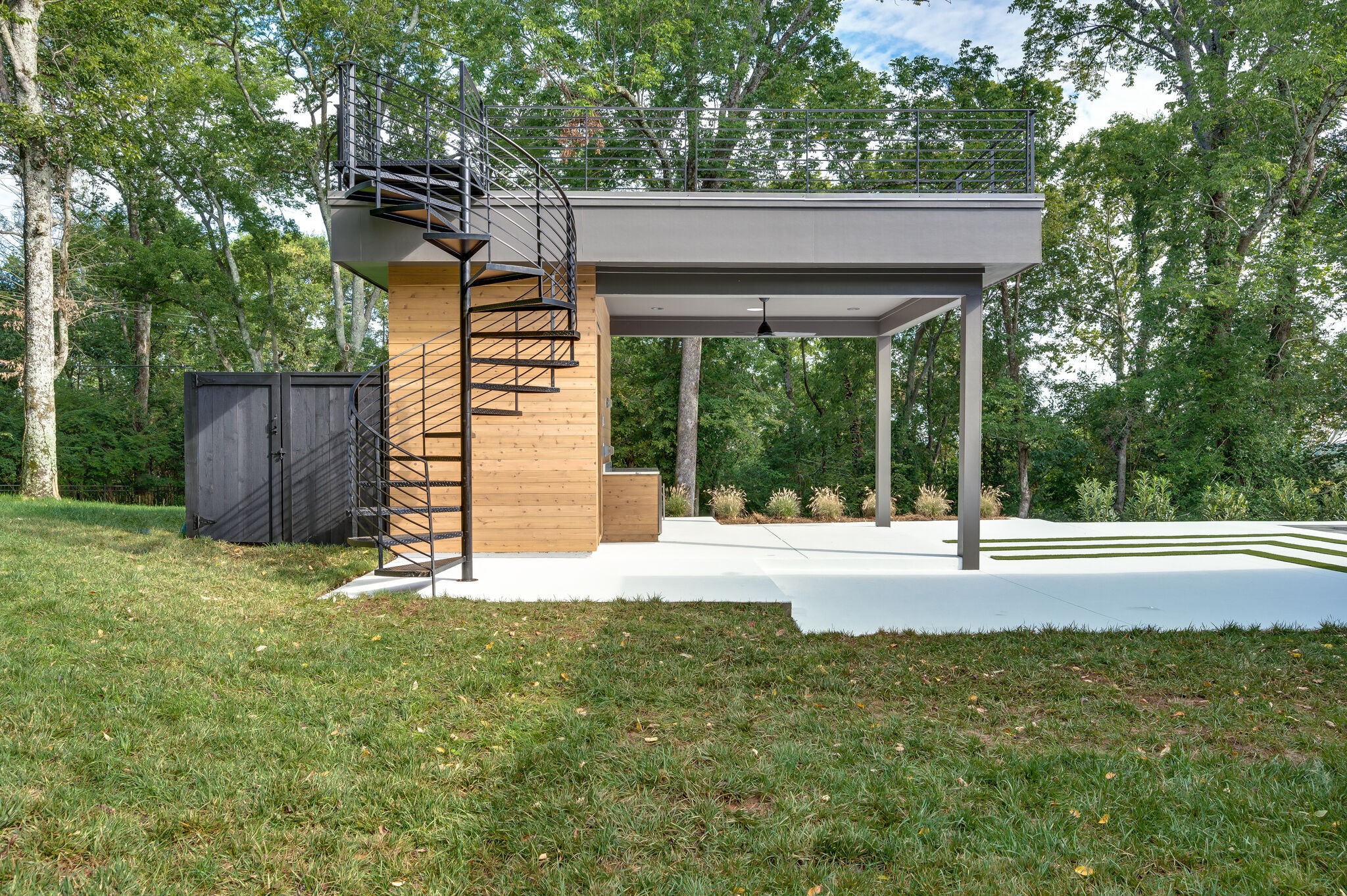 225 Robin Hill Rd