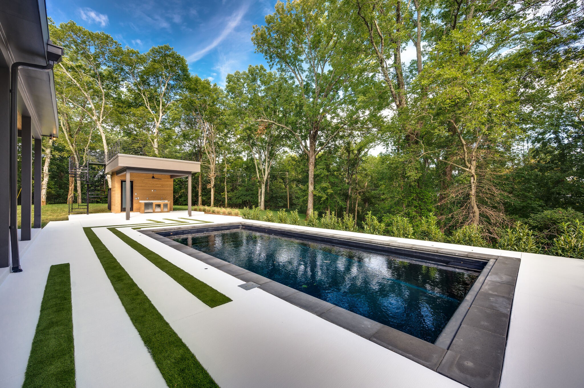 225 Robin Hill Rd