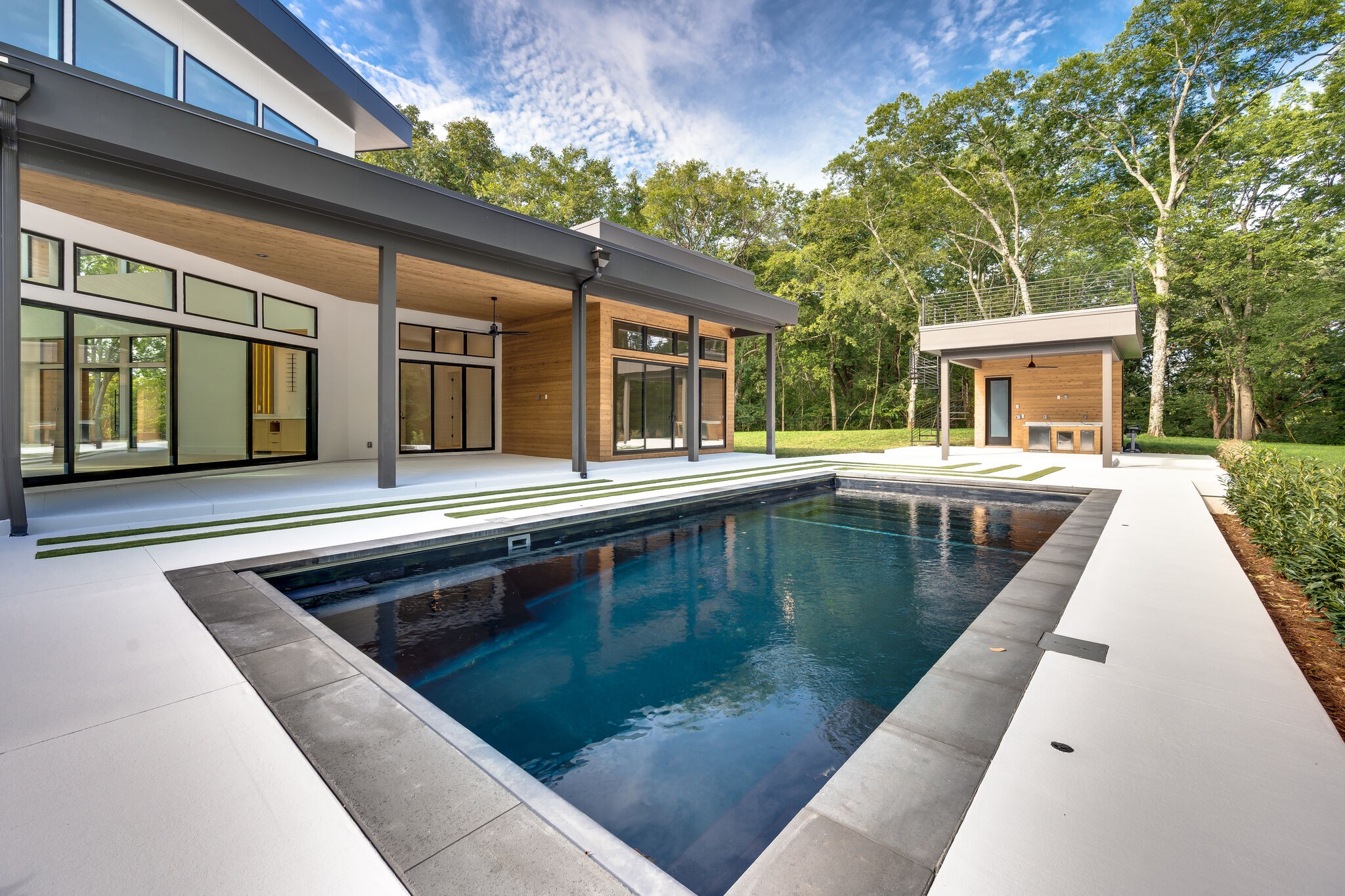 225 Robin Hill Rd