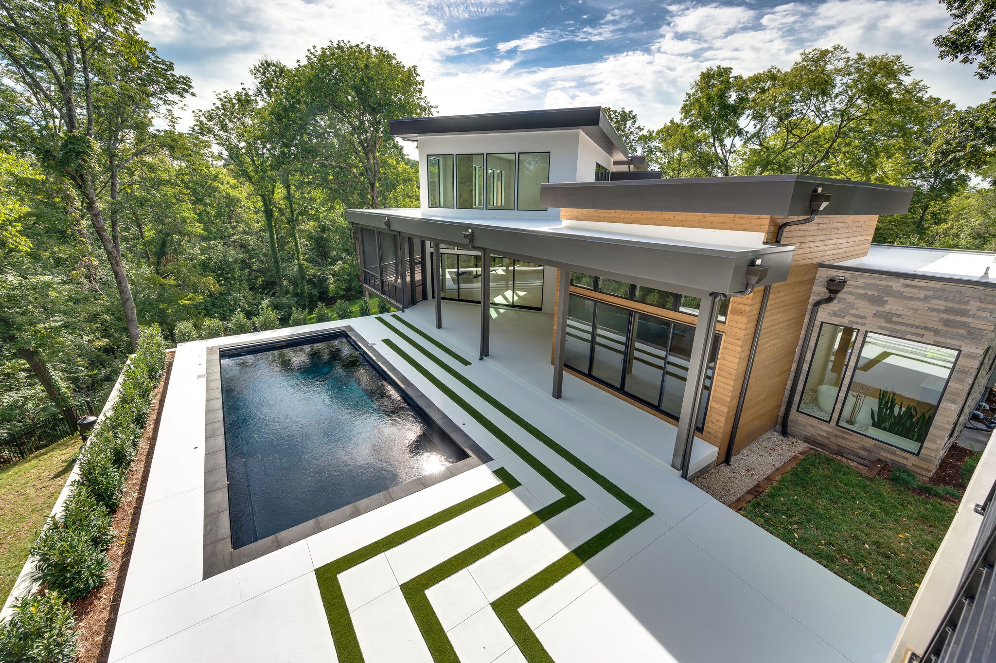 225 Robin Hill Rd