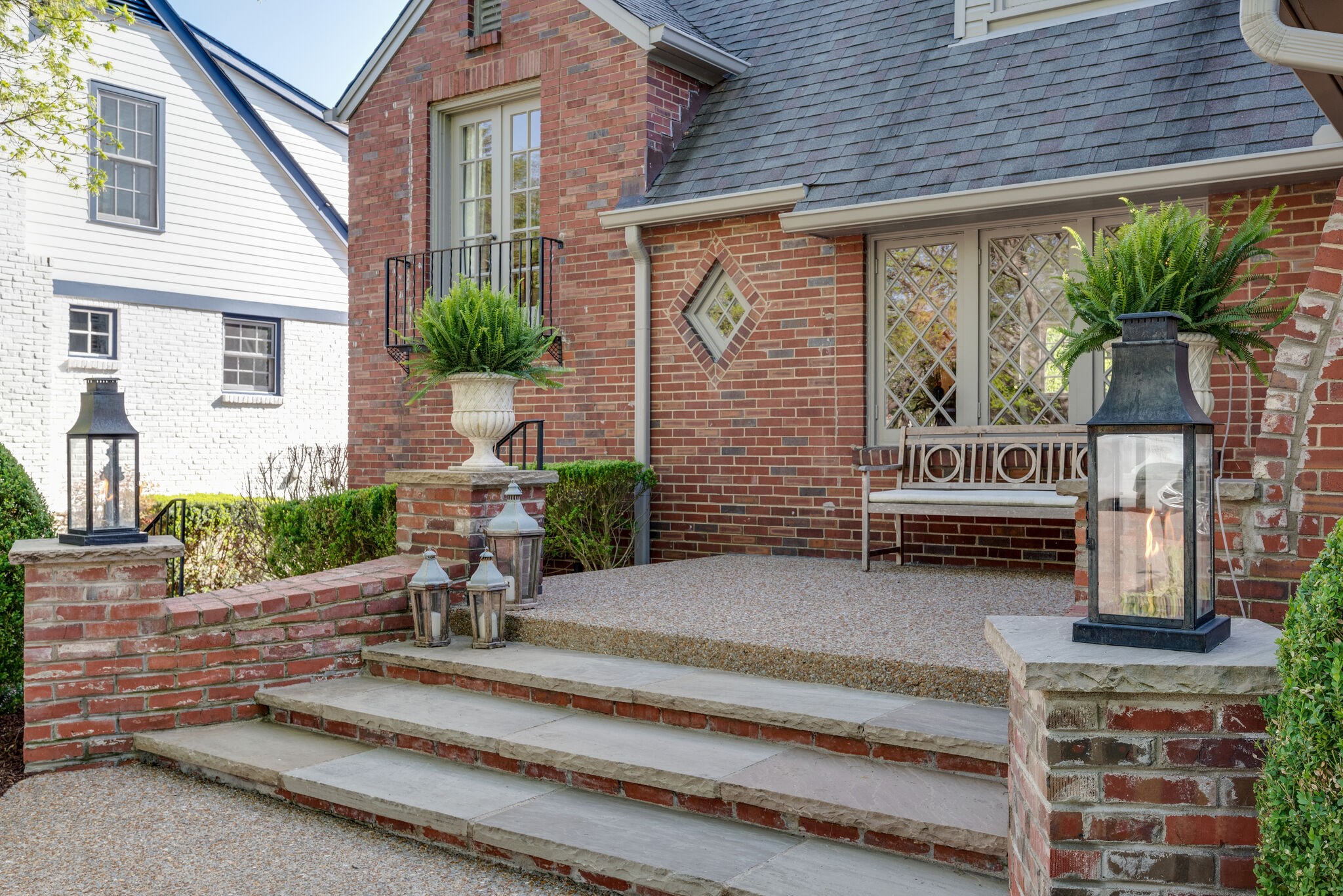 122 Blackburn Ave