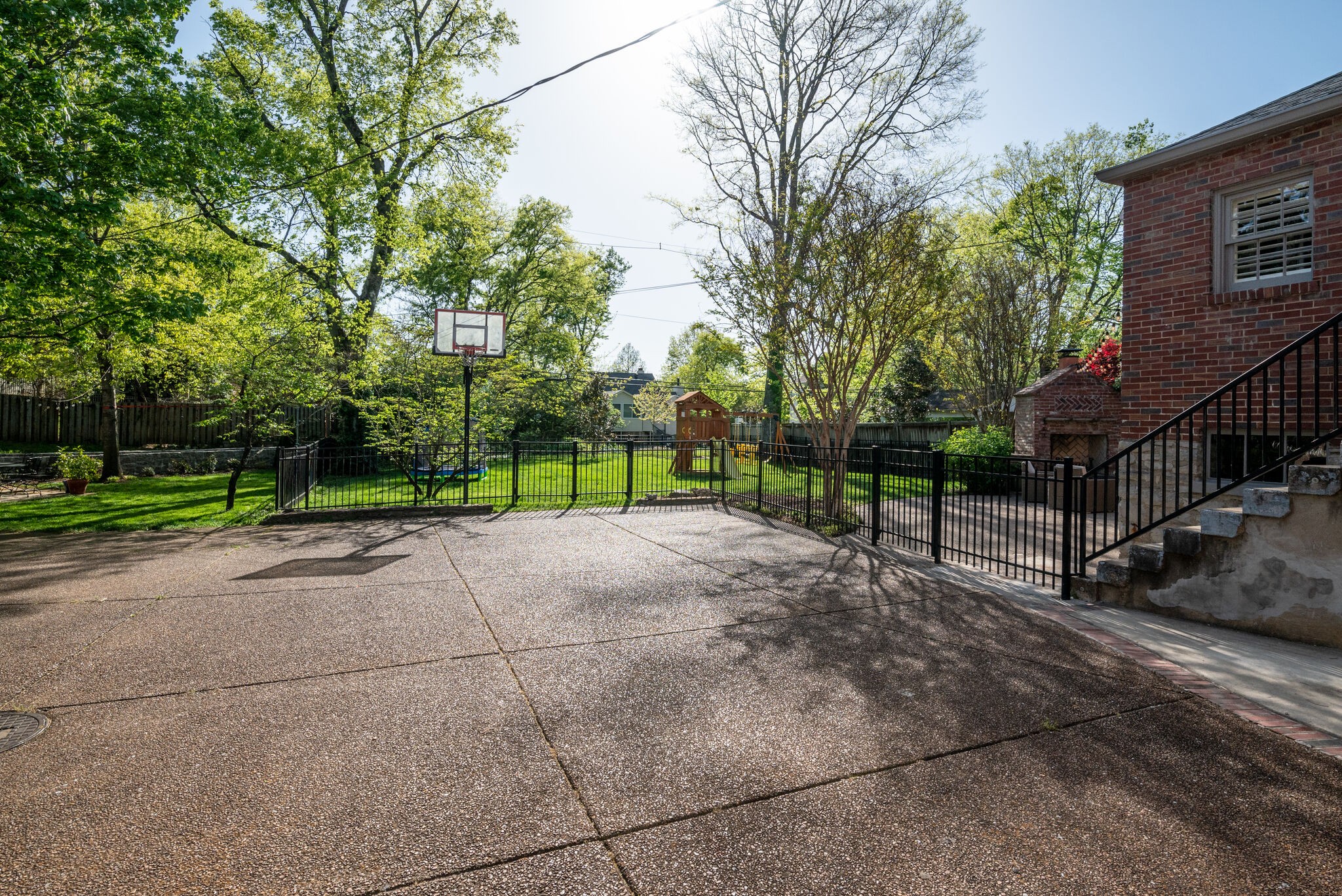 122 Blackburn Ave