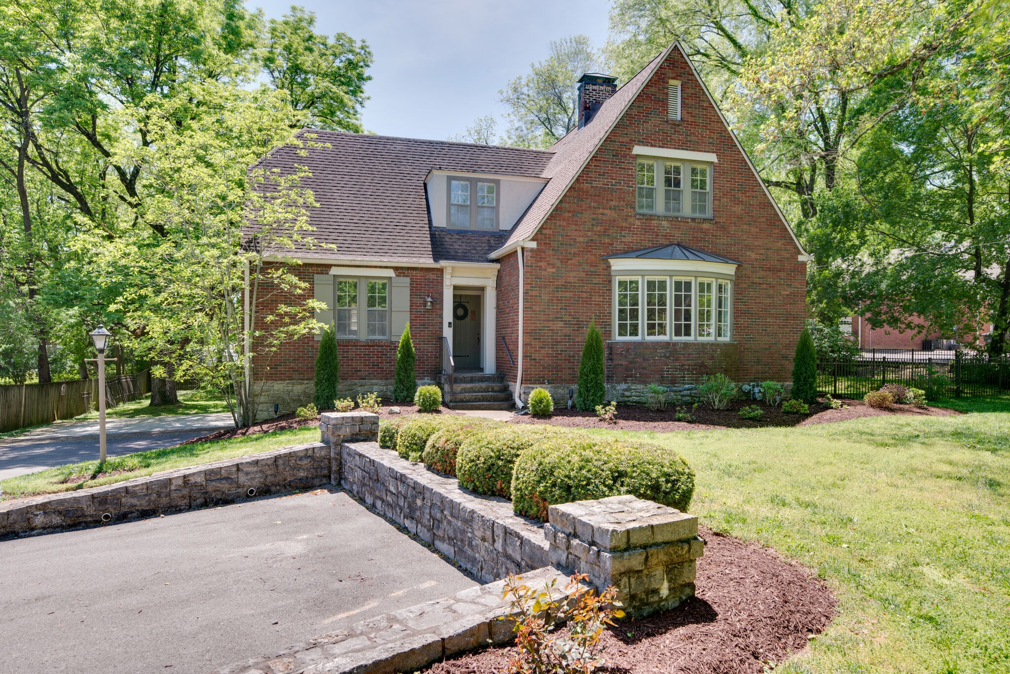 1023 Woodmont Blvd