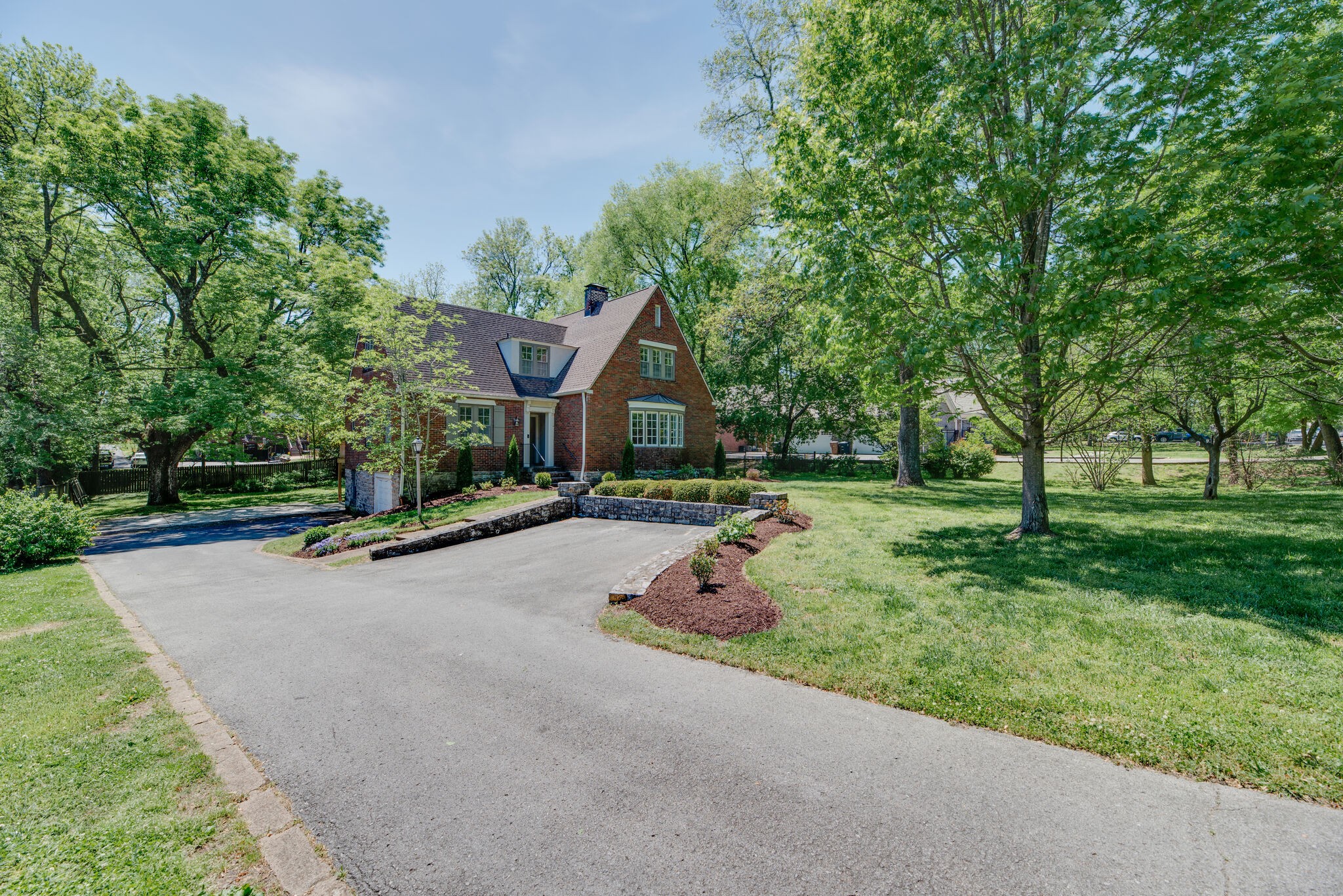 1023 Woodmont Blvd