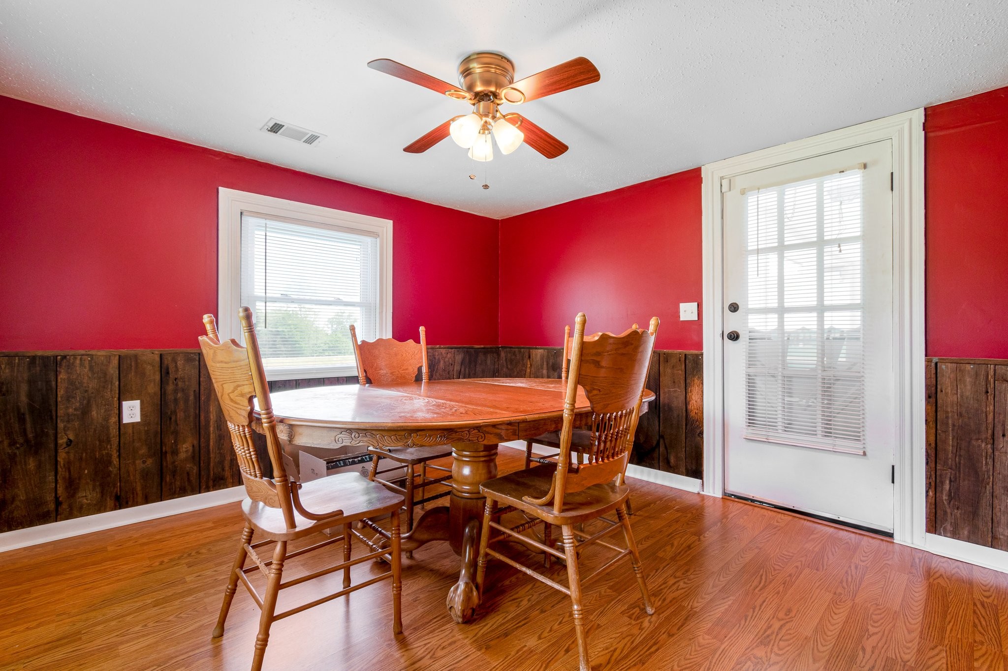 3260 Highway 49, E