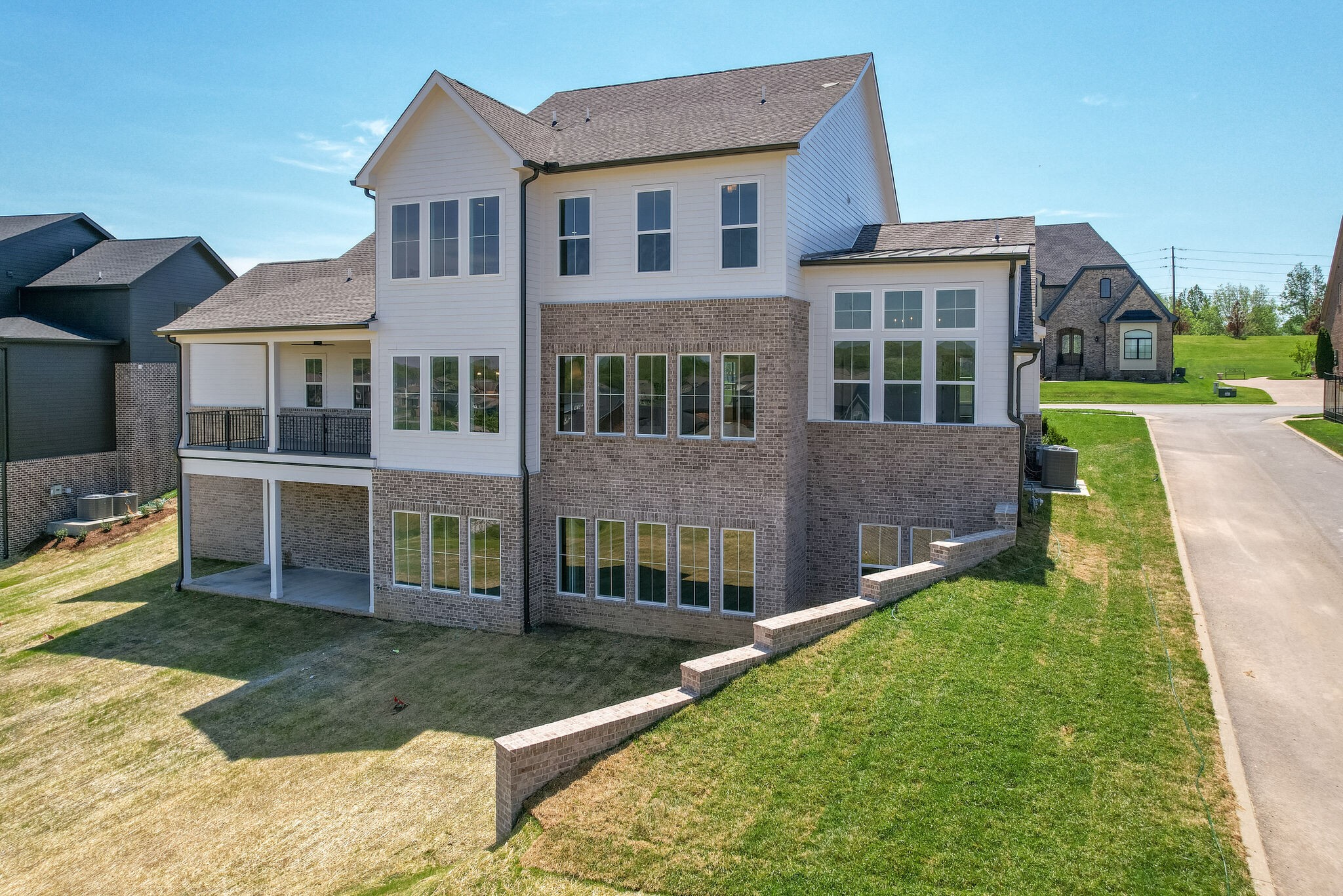 1004 Lawson Ln