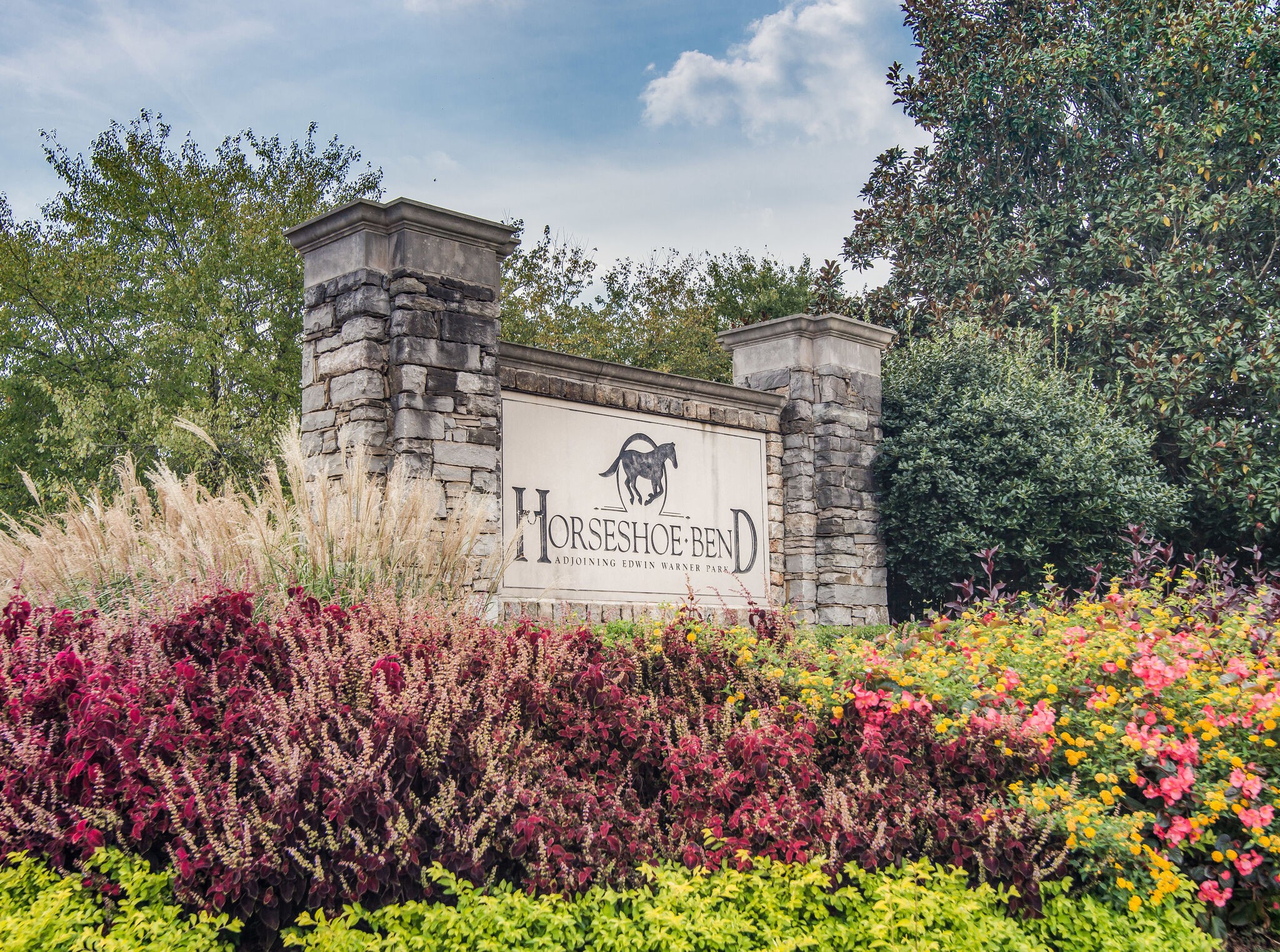 903 Grapevine Ln