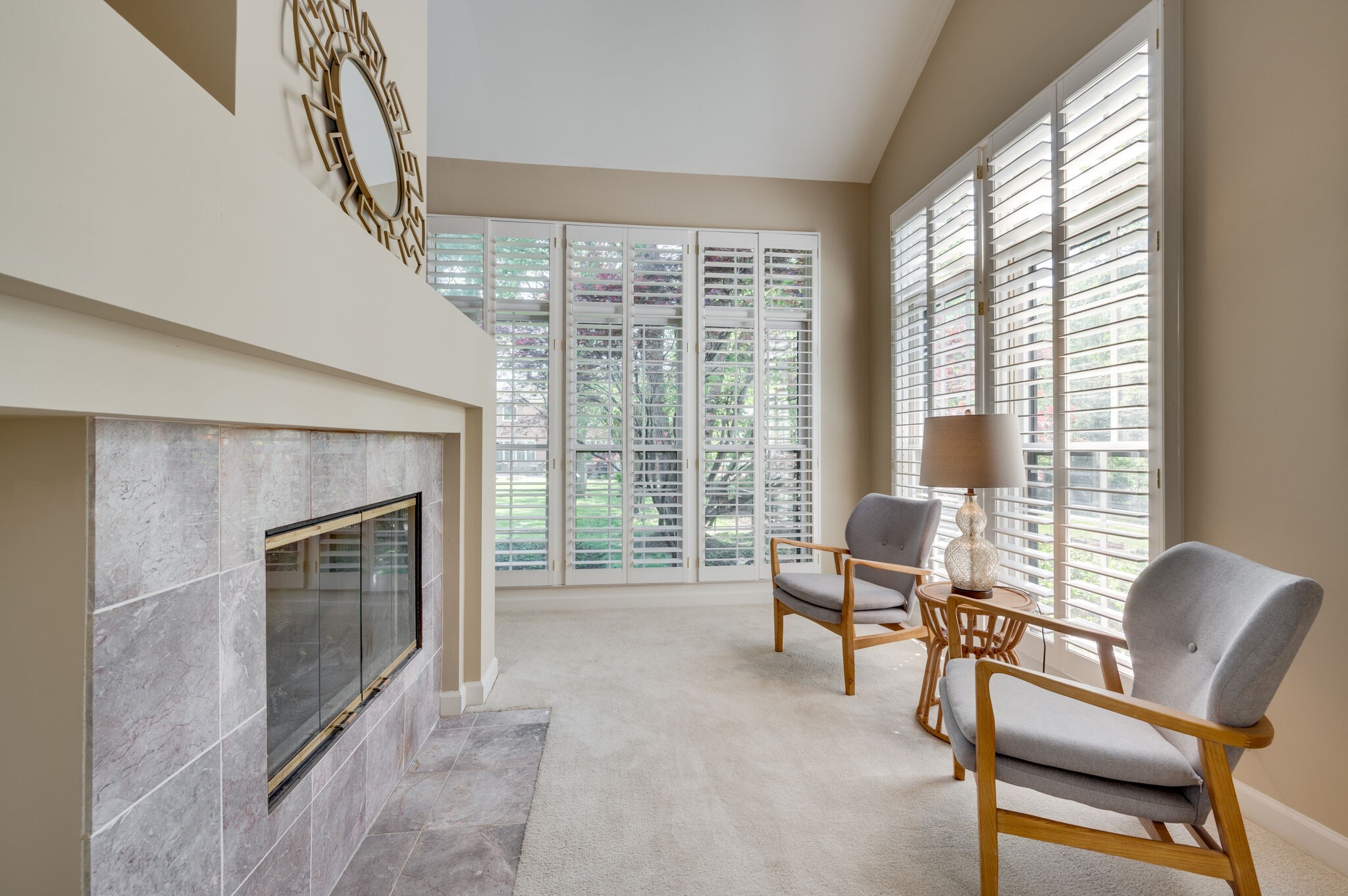 903 Grapevine Ln