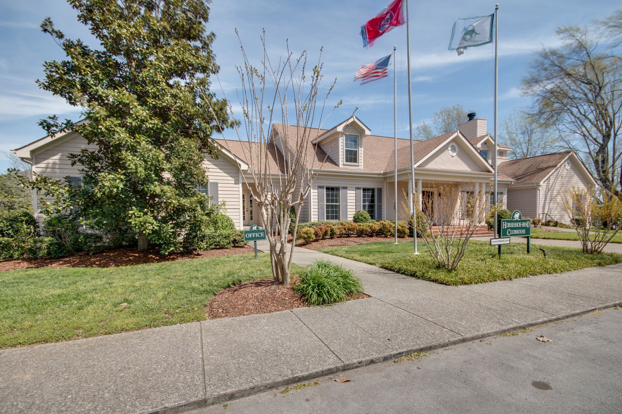 903 Grapevine Ln