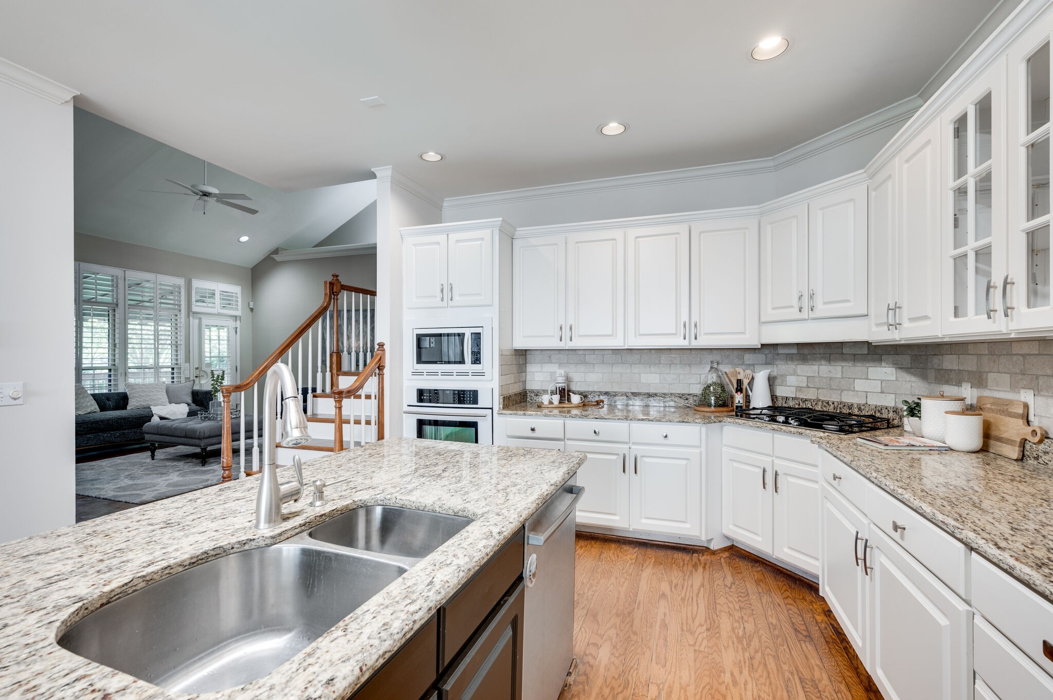 903 Grapevine Ln