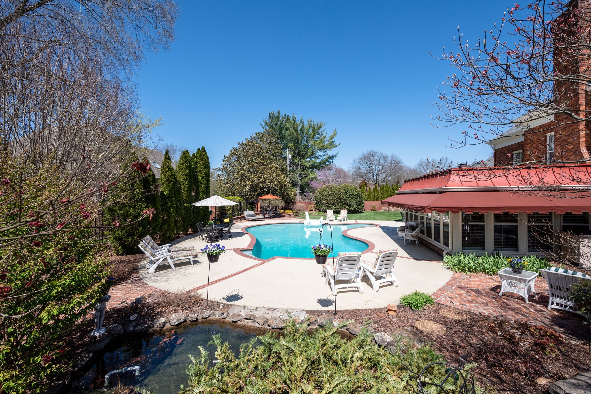 6417 Edinburgh Dr