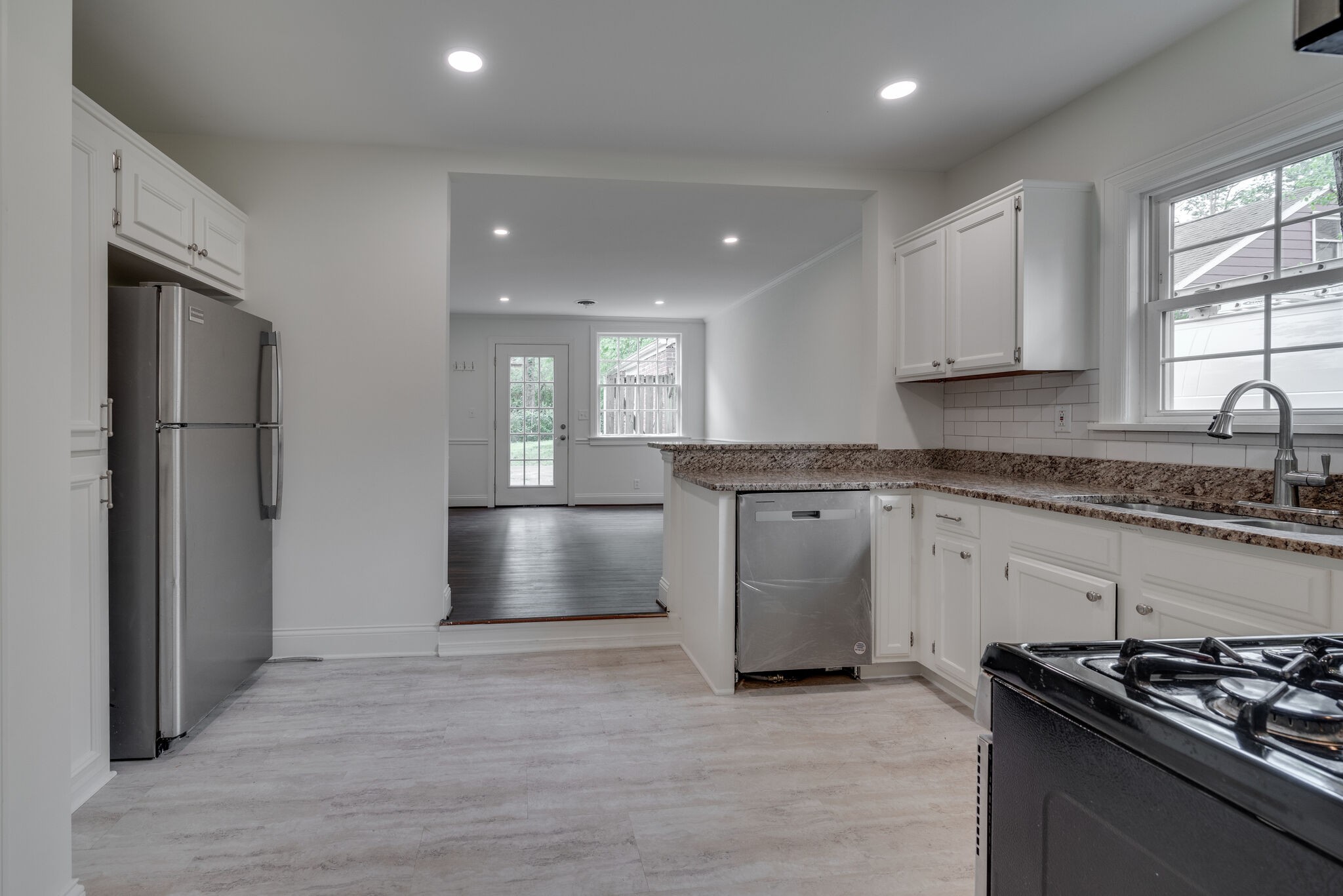 1421 Clifton Ln