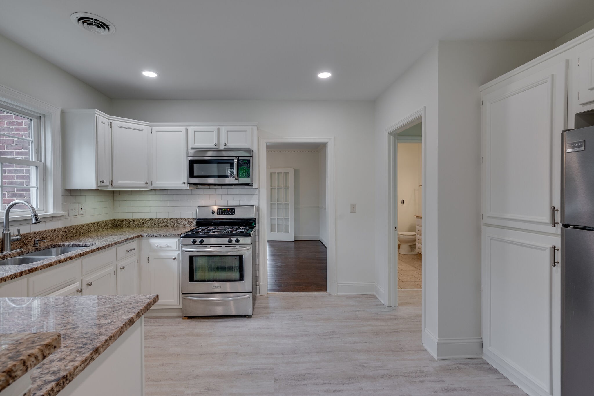 1421 Clifton Ln