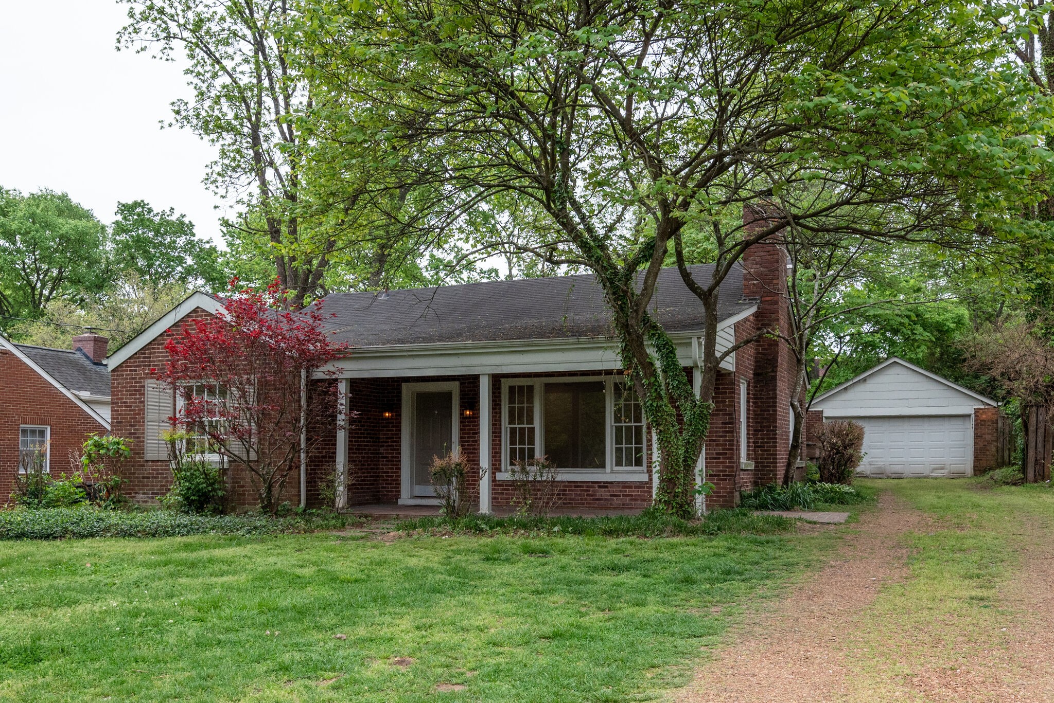1421 Clifton Ln