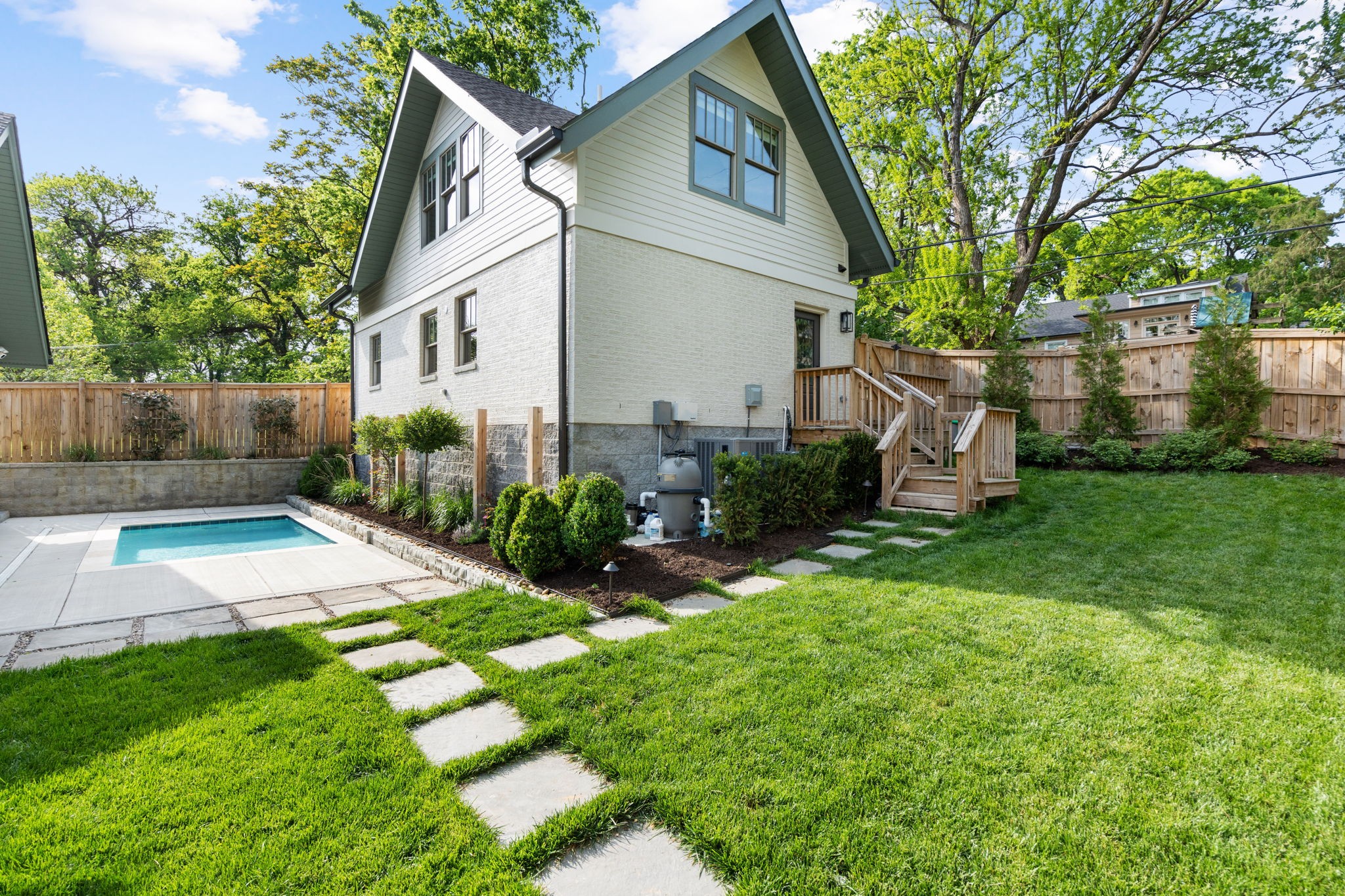 2518 Blair Blvd