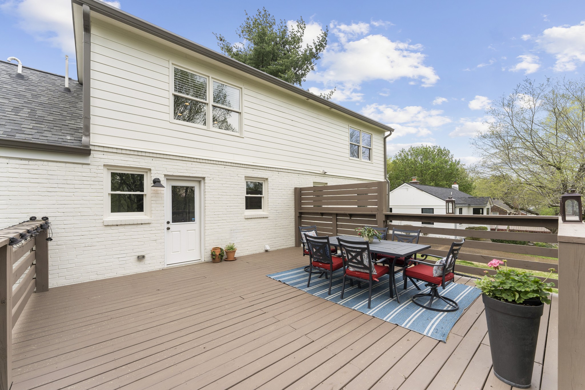 3917 Moss Rose Dr