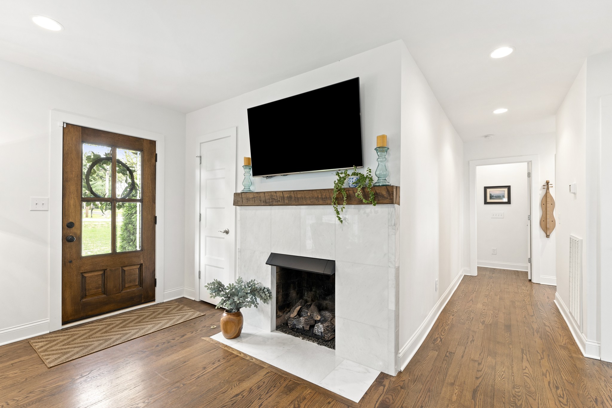 3917 Moss Rose Dr