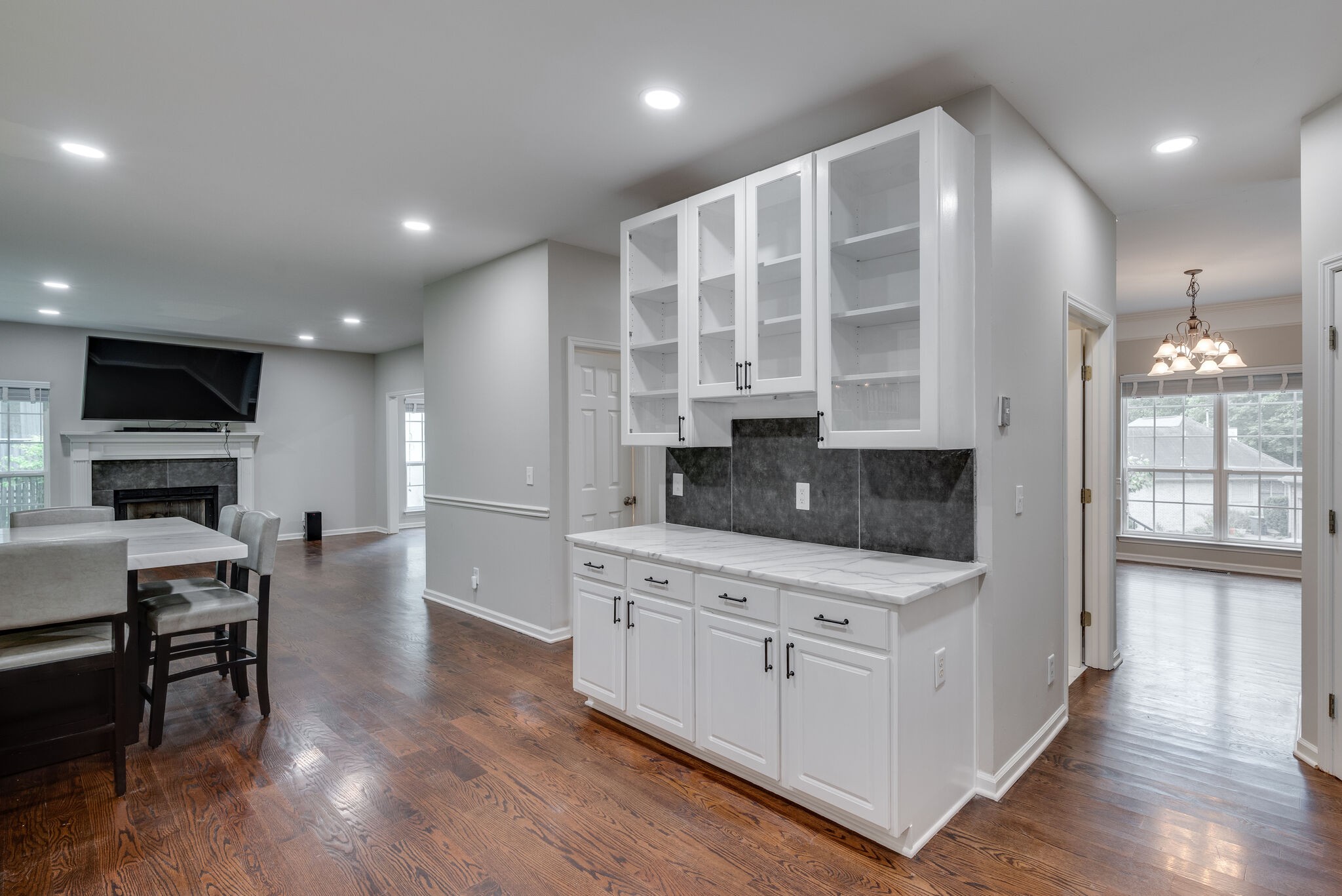 2956 Glenway Dr