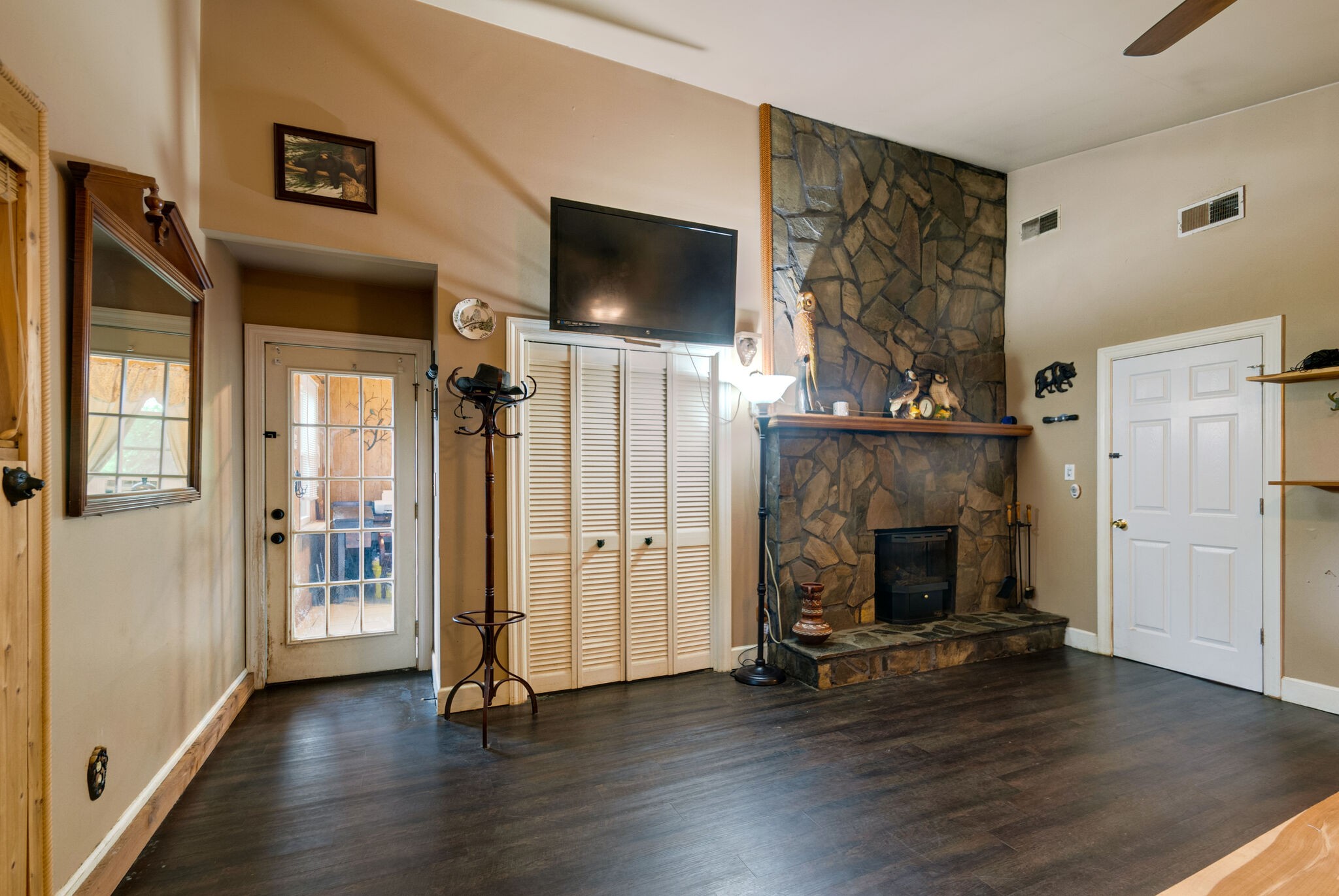 504 Sharondale Dr