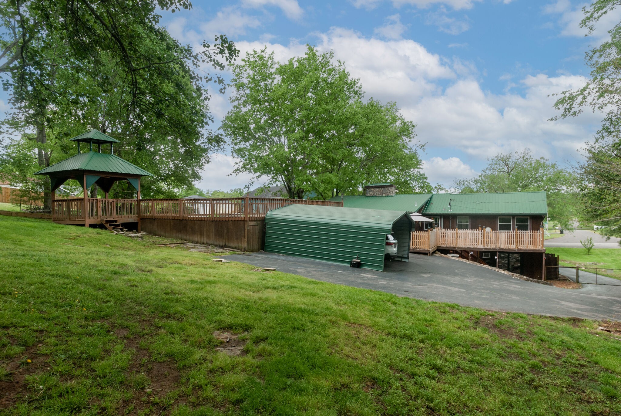 504 Sharondale Dr