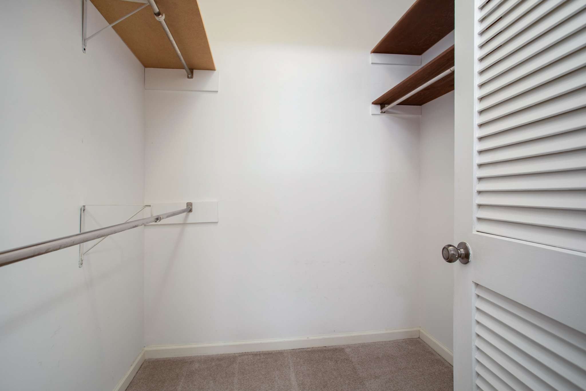 4500 Post Road Unit: B18