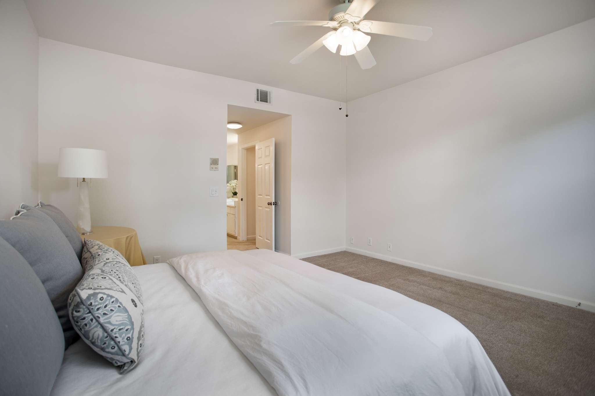 4500 Post Road Unit: B18