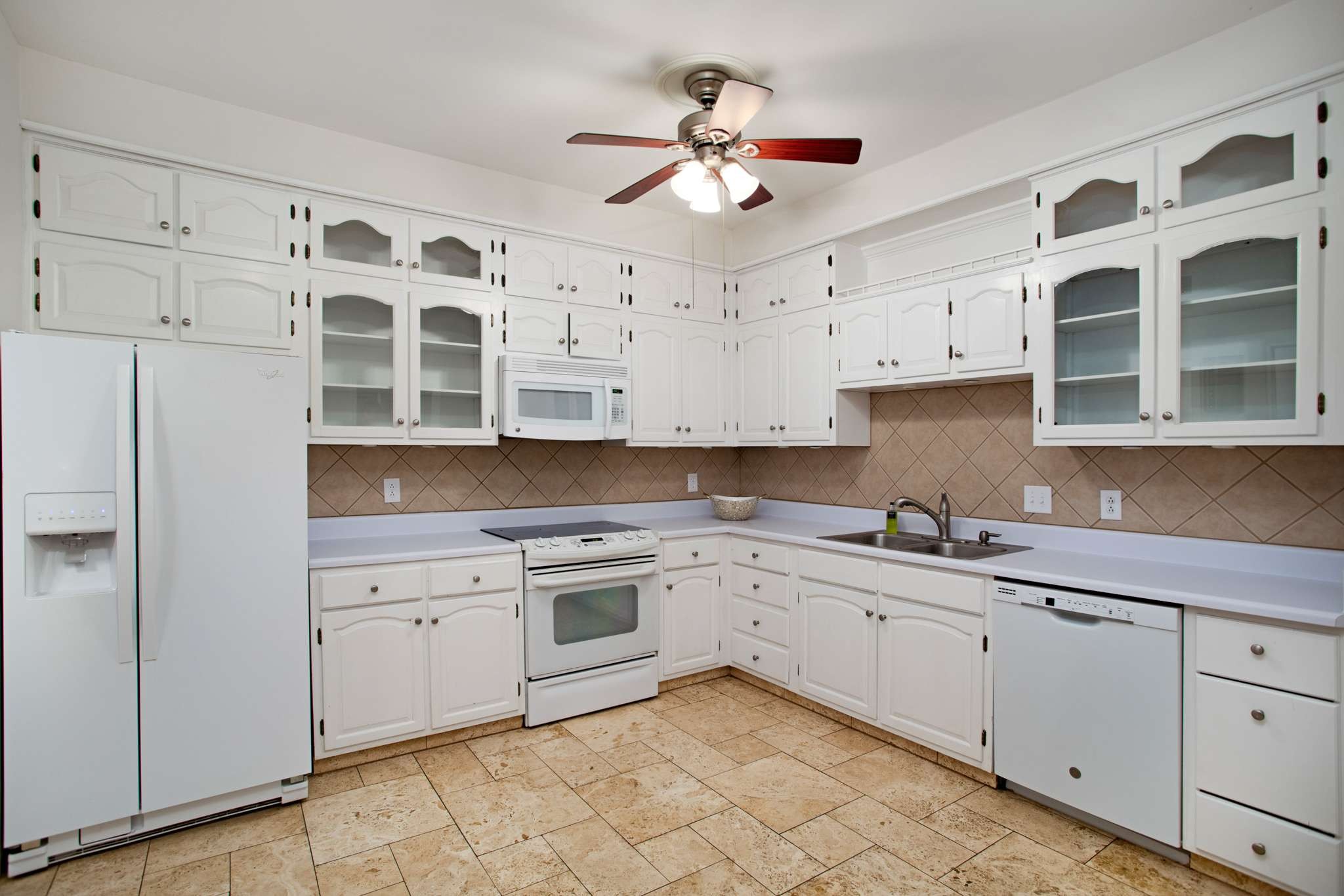 4500 Post Road Unit: B18