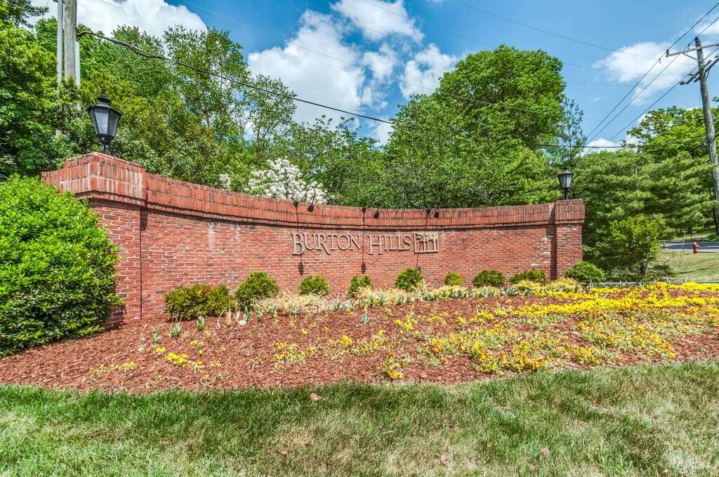 503 Ashlawn Ct